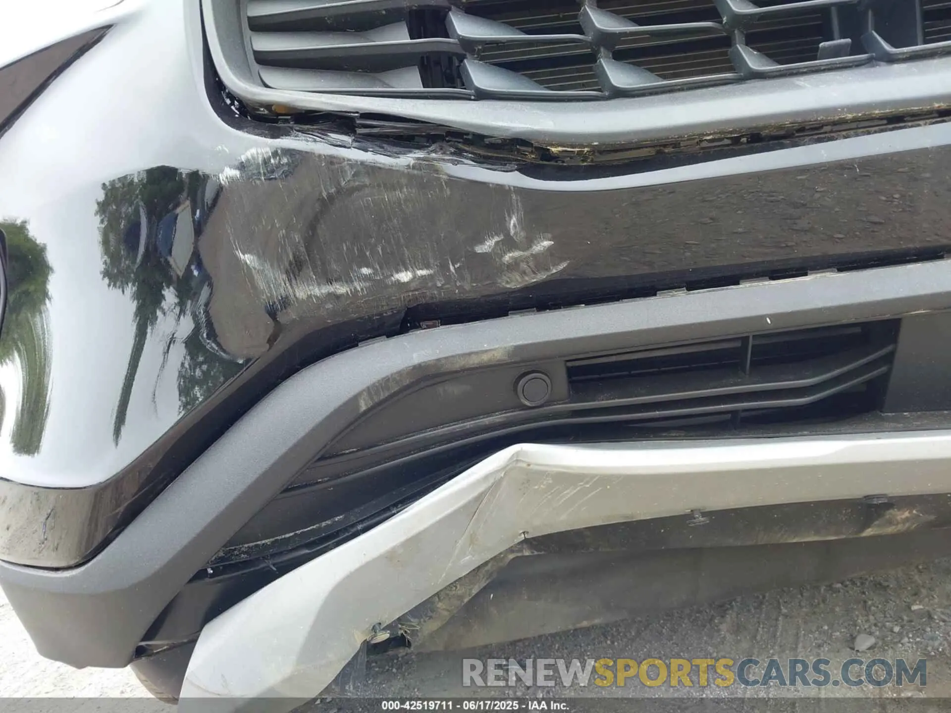 18 Photograph of a damaged car 1FMCU9GN6RUA12291 FORD ESCAPE 2024