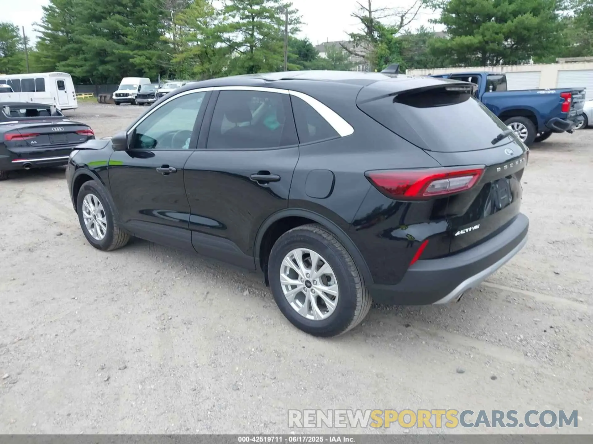 3 Photograph of a damaged car 1FMCU9GN6RUA12291 FORD ESCAPE 2024