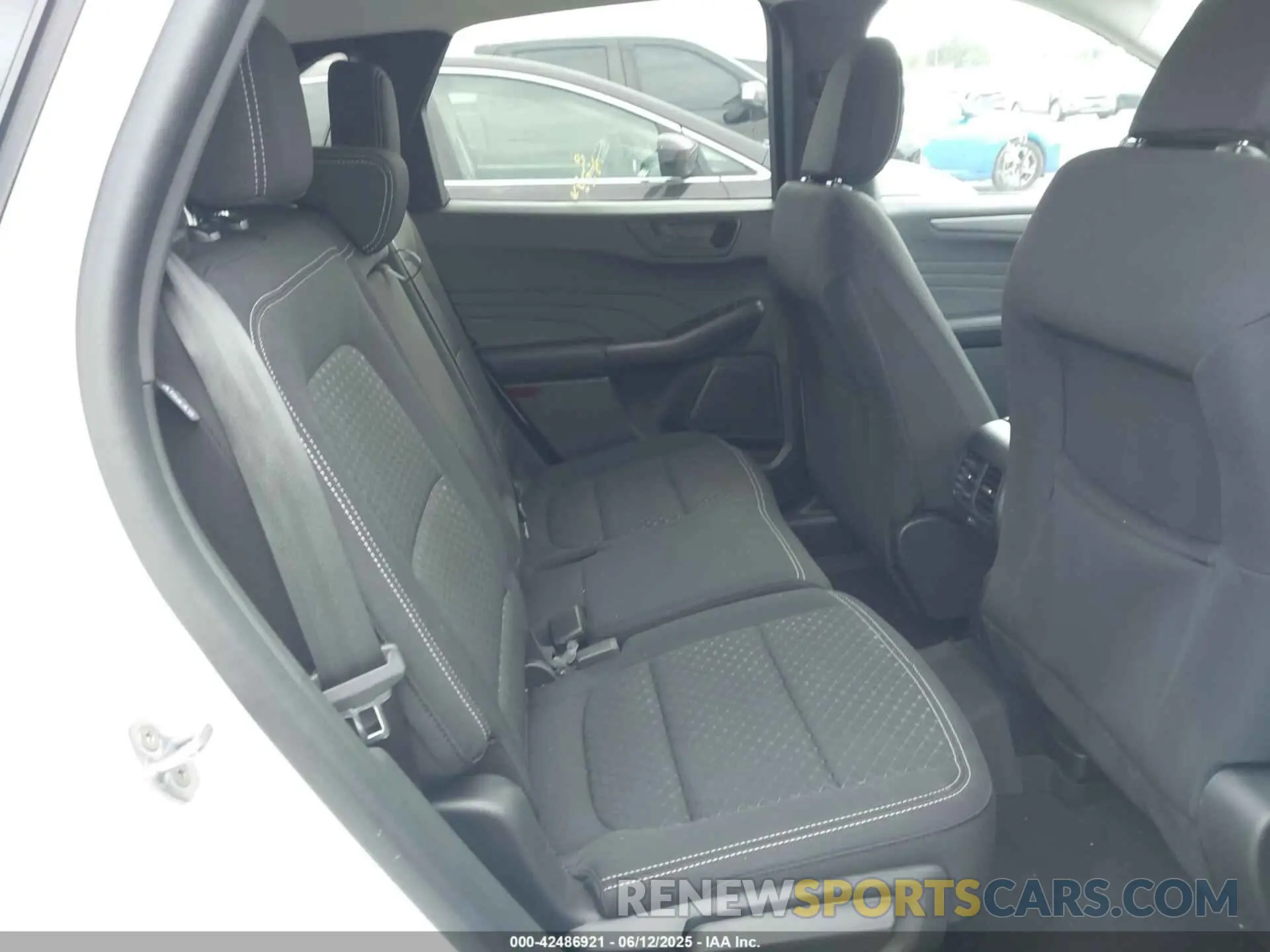 8 Фотография поврежденного автомобиля 1FMCU9GN7RUA07679 FORD ESCAPE 2024