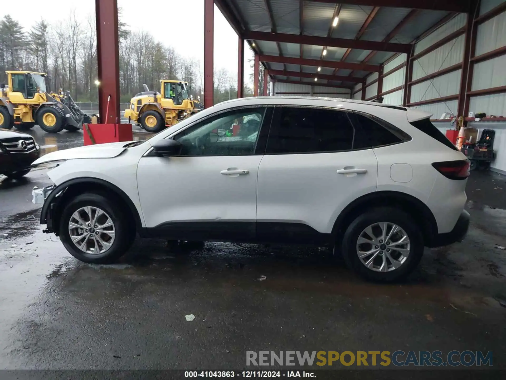 15 Photograph of a damaged car 1FMCU9GN7RUA78607 FORD ESCAPE 2024