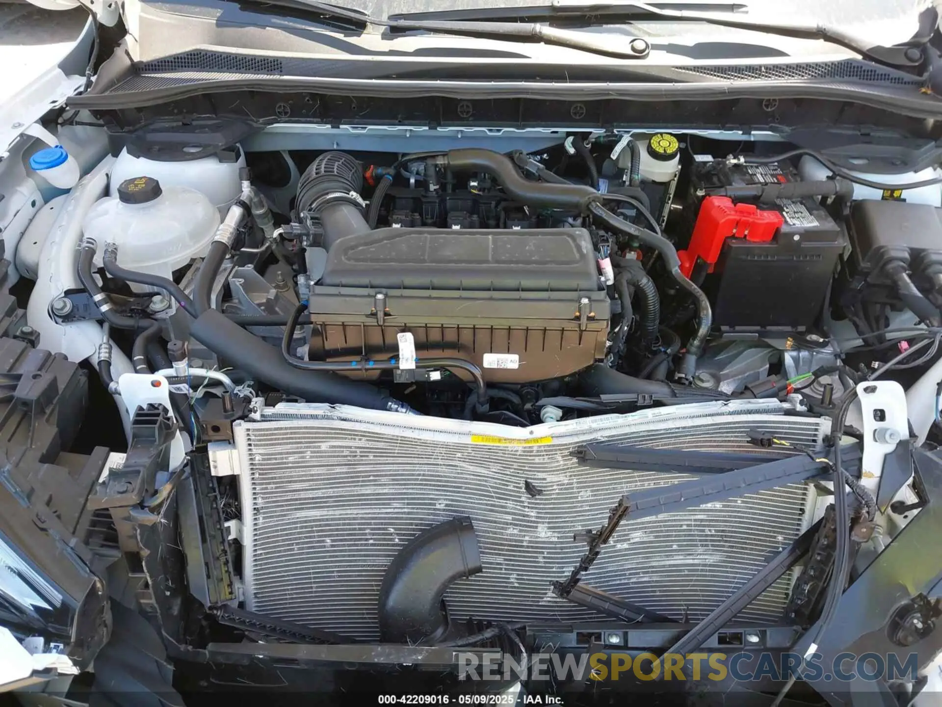 10 Photograph of a damaged car 1FMCU9GN8RUB47935 FORD ESCAPE 2024