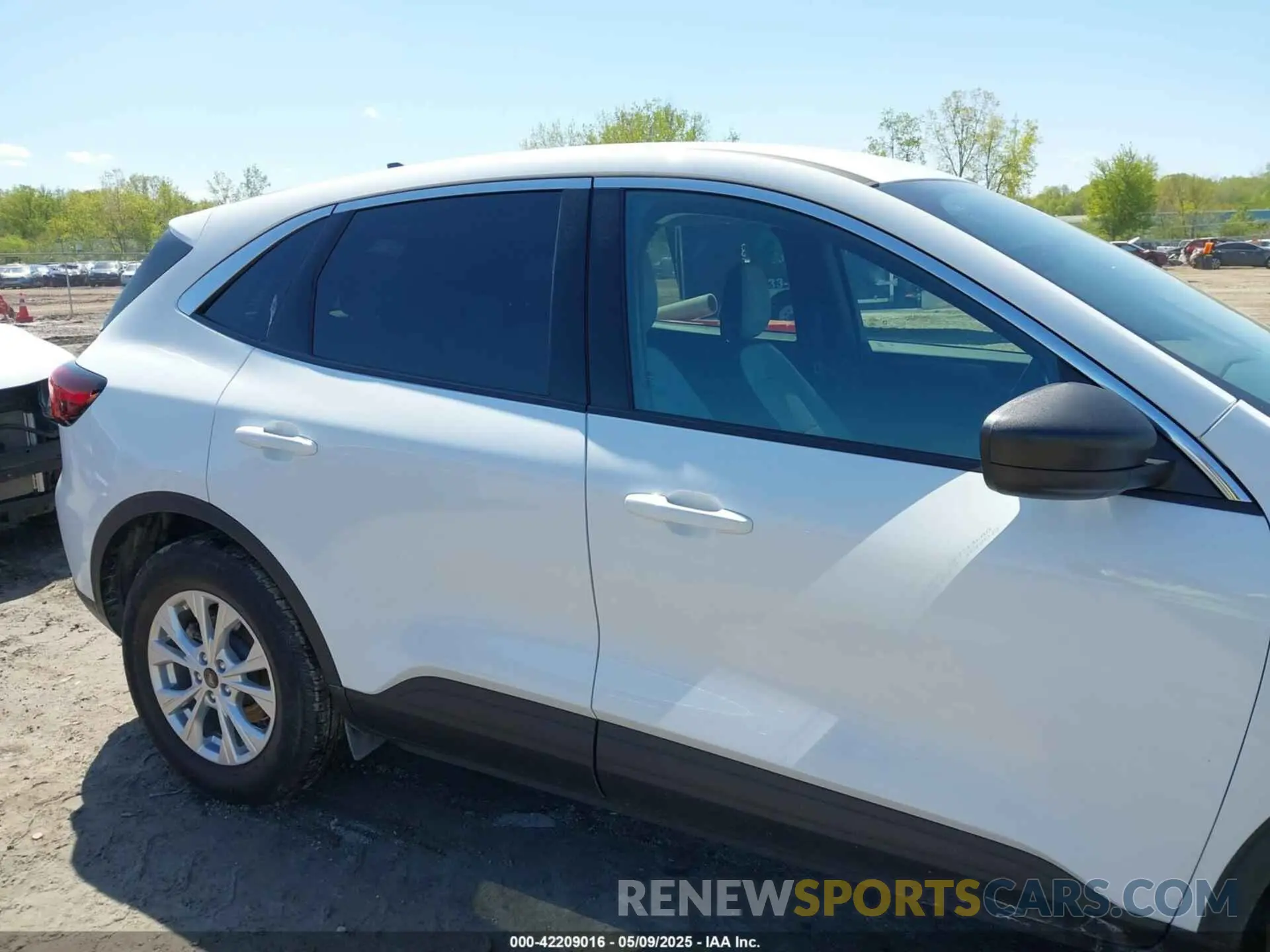 13 Photograph of a damaged car 1FMCU9GN8RUB47935 FORD ESCAPE 2024
