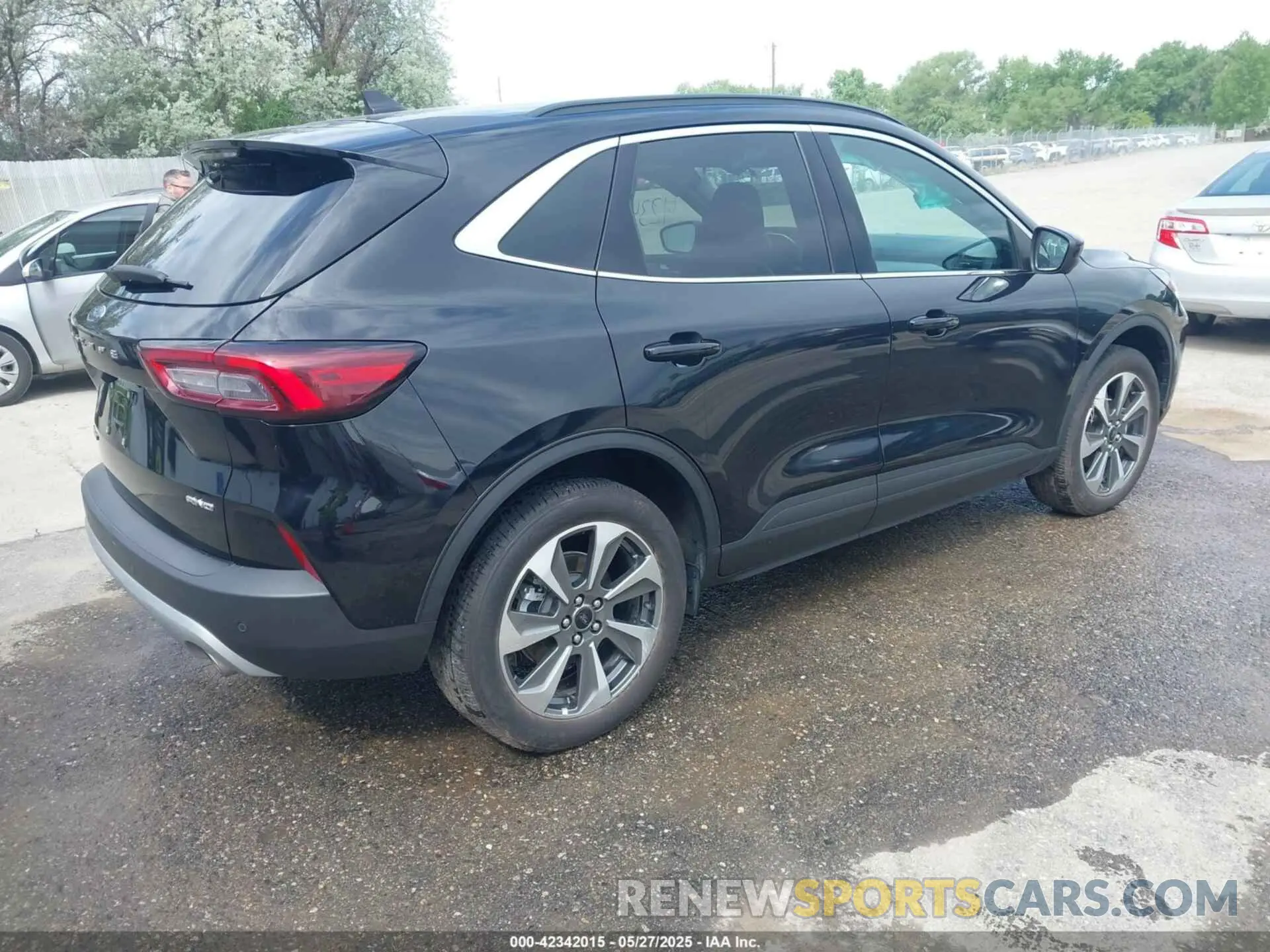 4 Фотография поврежденного автомобиля 1FMCU9JA2RUA35721 FORD ESCAPE 2024