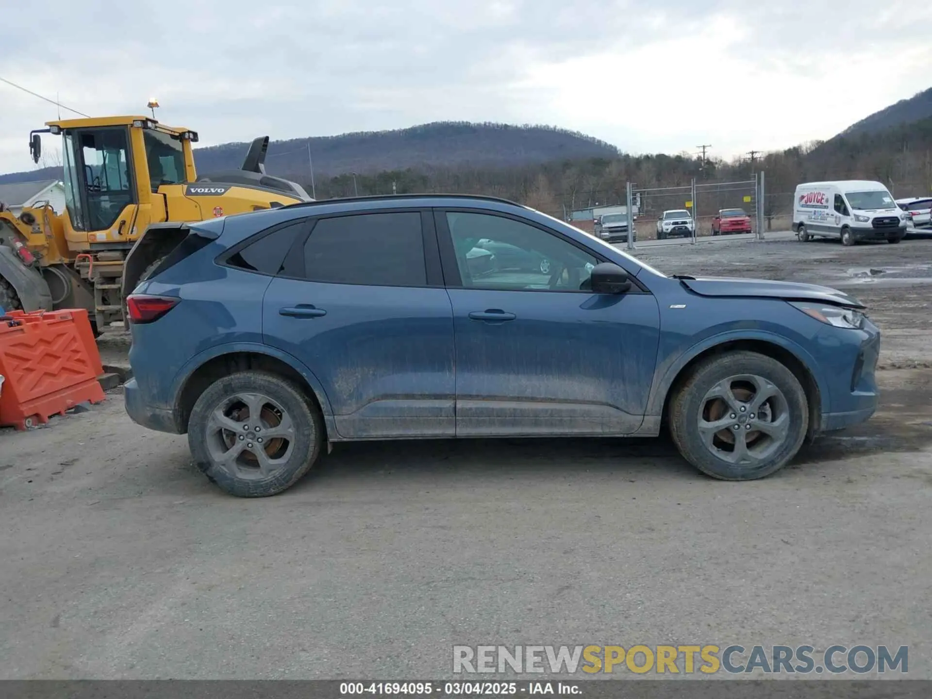 14 Photograph of a damaged car 1FMCU9MN2RUA69253 FORD ESCAPE 2024