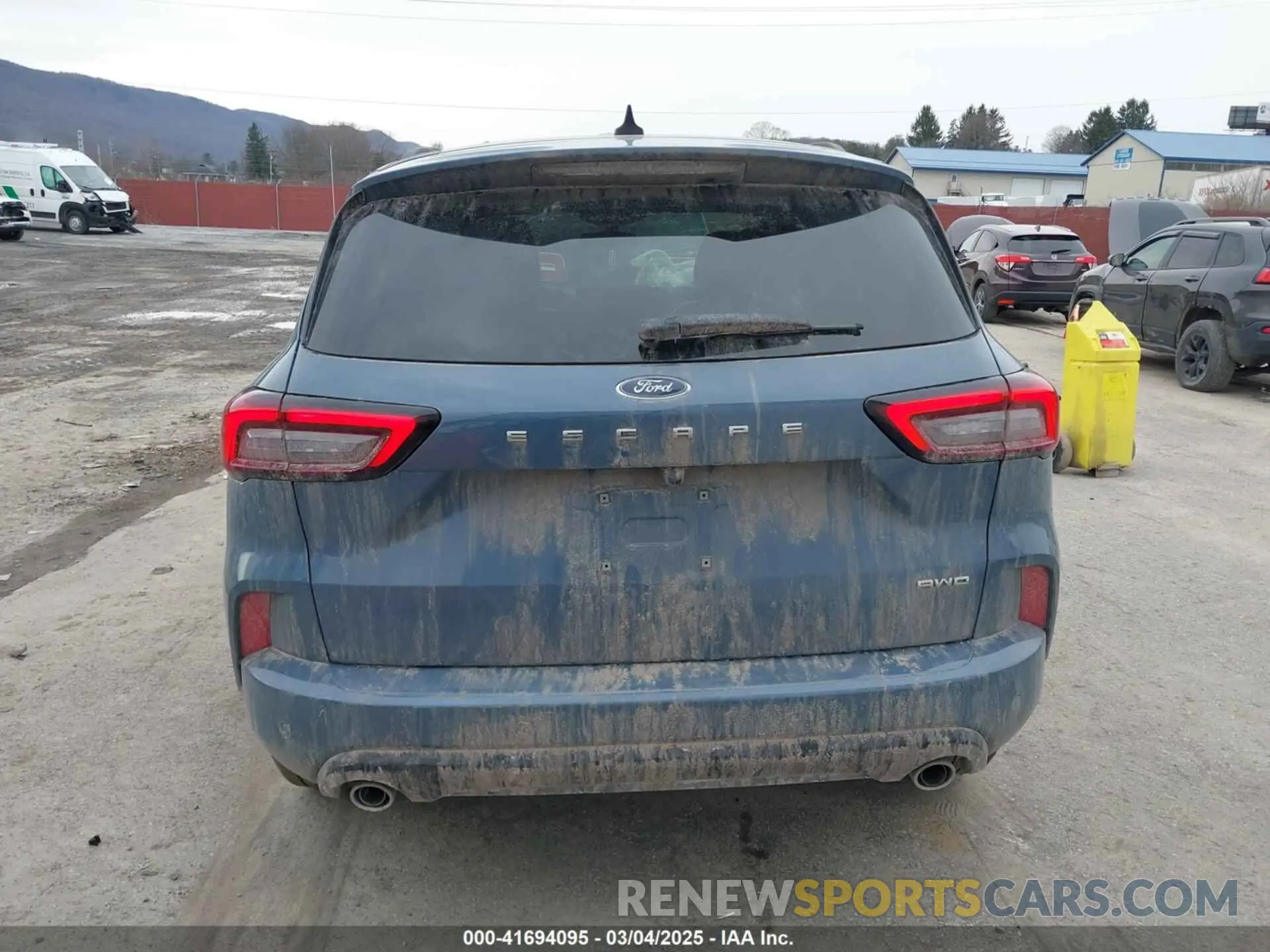 17 Photograph of a damaged car 1FMCU9MN2RUA69253 FORD ESCAPE 2024