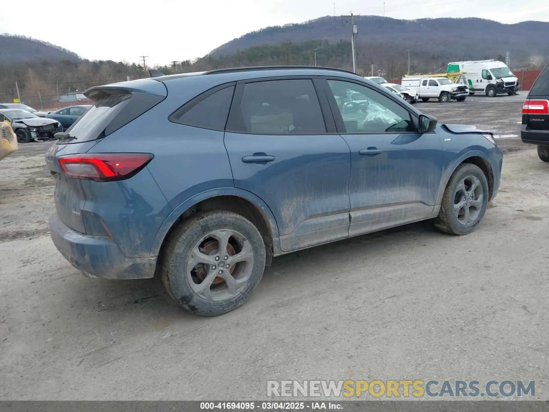 4 Photograph of a damaged car 1FMCU9MN2RUA69253 FORD ESCAPE 2024