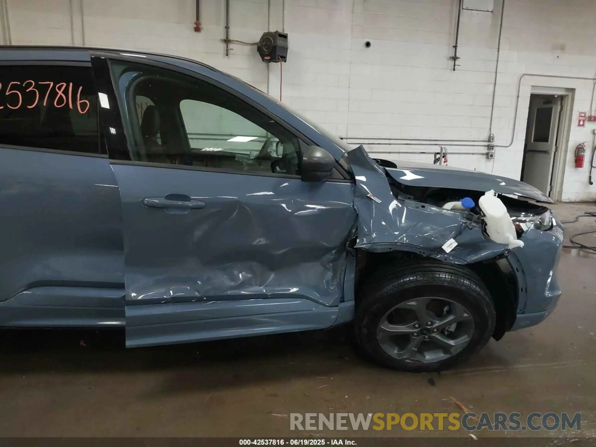 6 Фотография поврежденного автомобиля 1FMCU9MN7RUA32795 FORD ESCAPE 2024