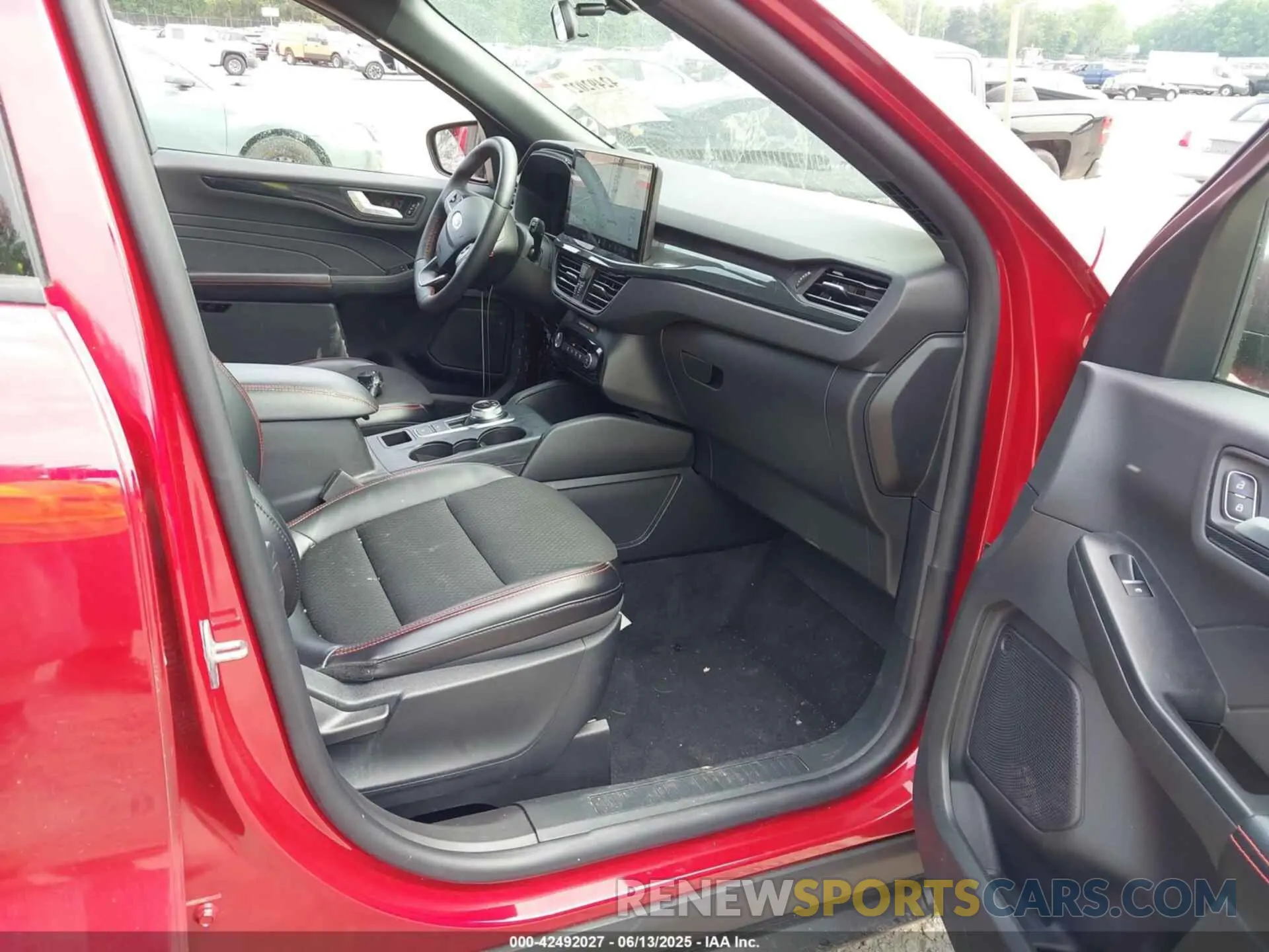 5 Фотография поврежденного автомобиля 1FMCU9MNXRUA49509 FORD ESCAPE 2024