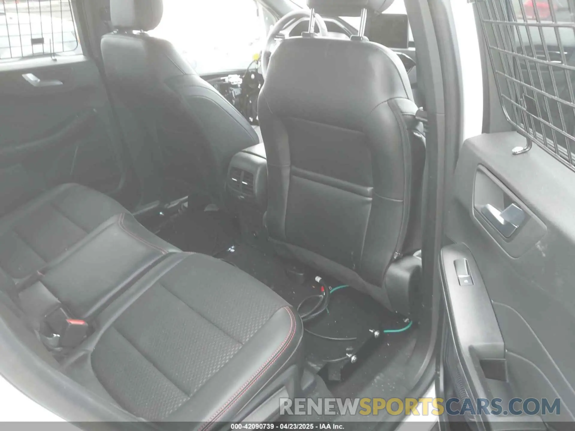 8 Фотография поврежденного автомобиля 1FMCU9NZ0RUA27634 FORD ESCAPE 2024