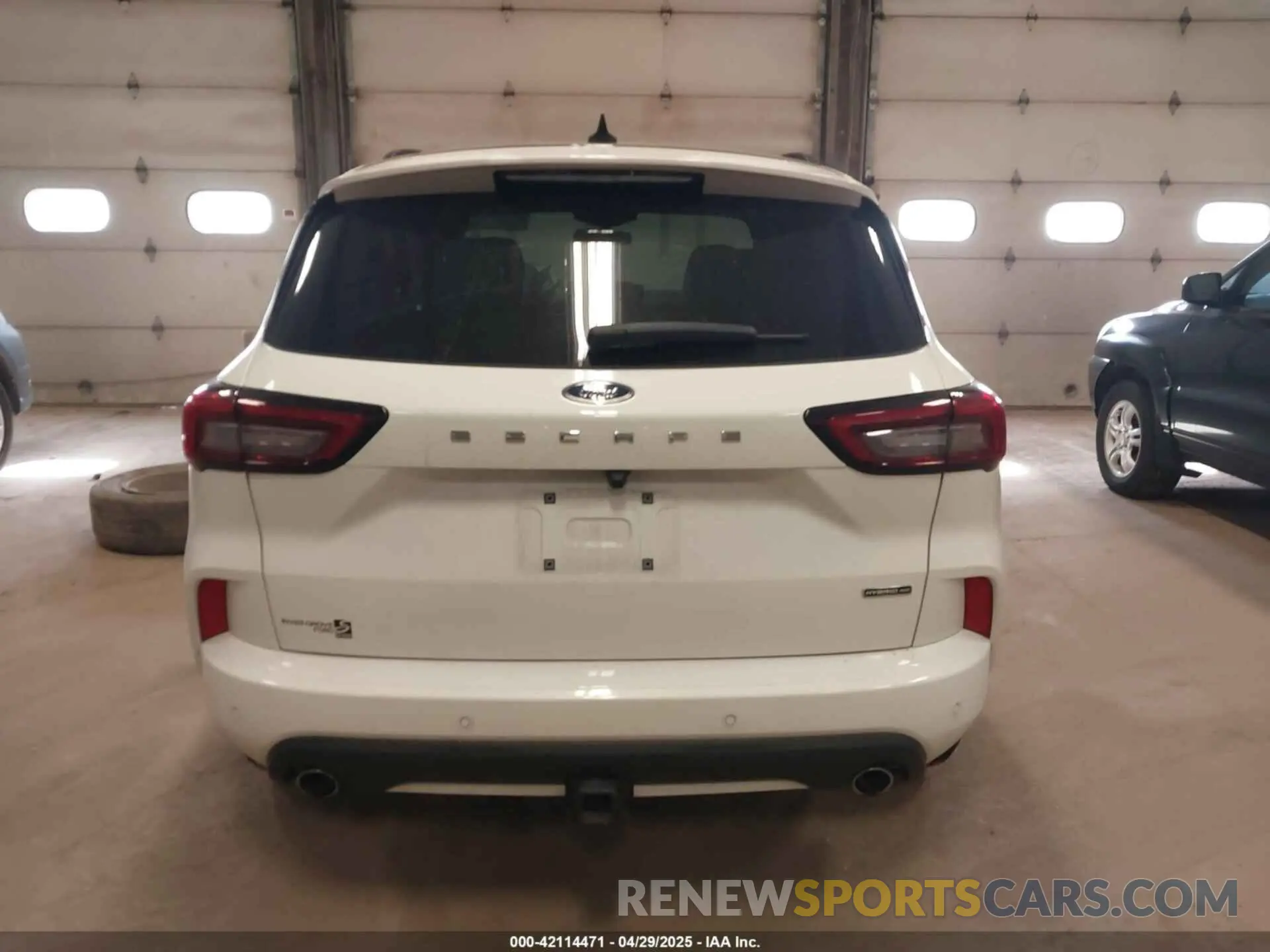 15 Photograph of a damaged car 1FMCU9NZ1RUB05497 FORD ESCAPE 2024