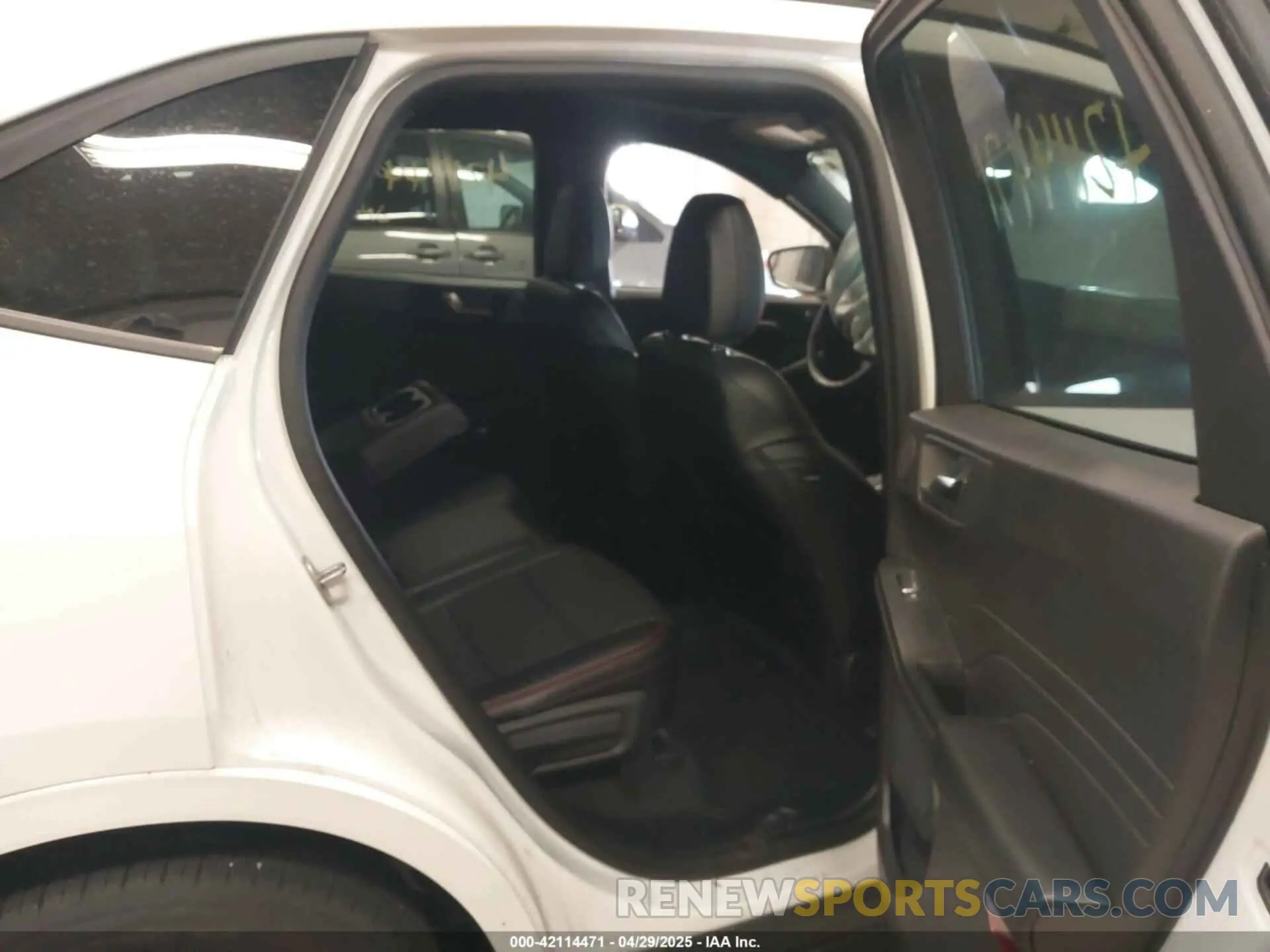 8 Photograph of a damaged car 1FMCU9NZ1RUB05497 FORD ESCAPE 2024