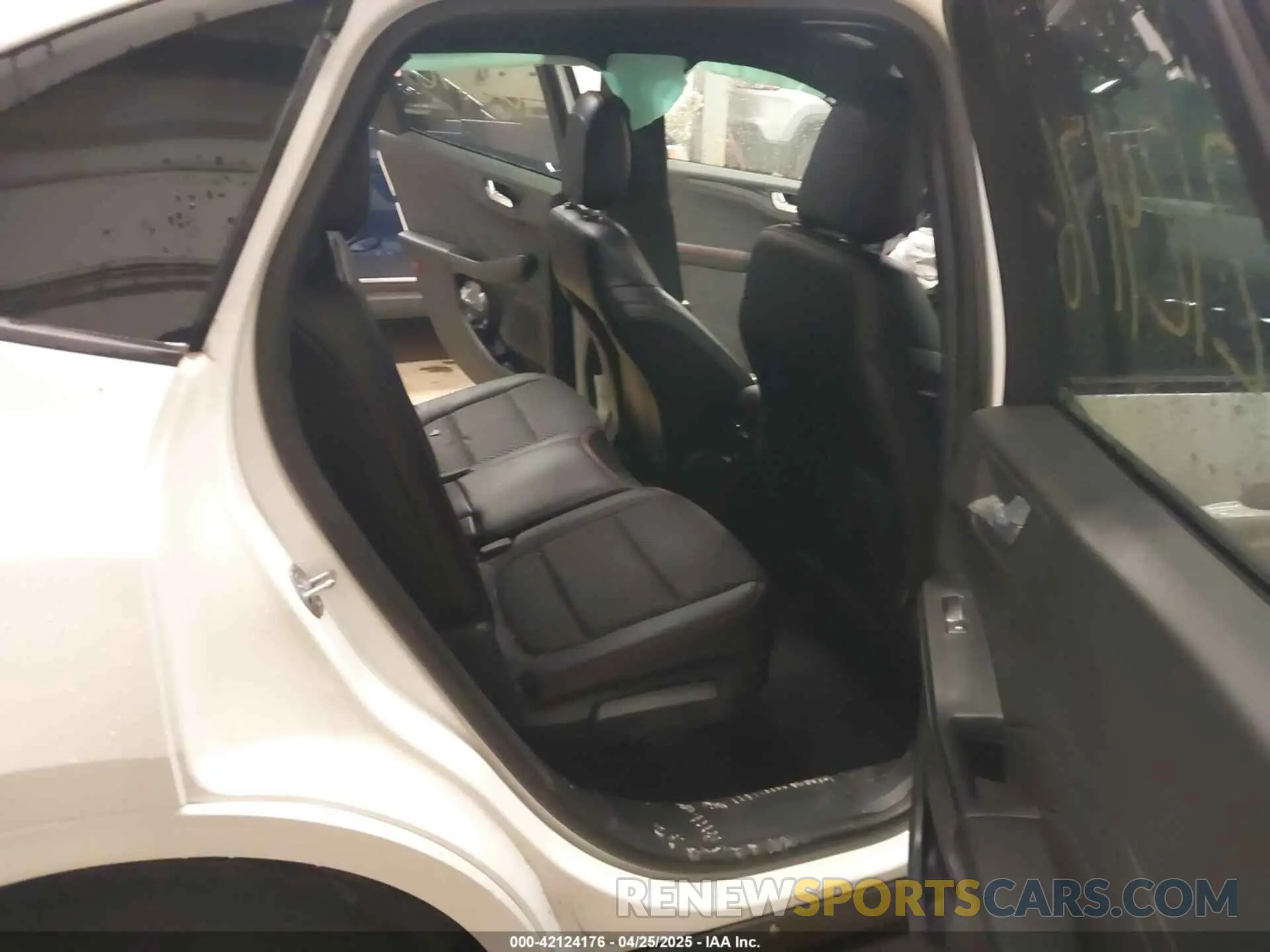 8 Photograph of a damaged car 1FMCU9NZ7RUA94716 FORD ESCAPE 2024