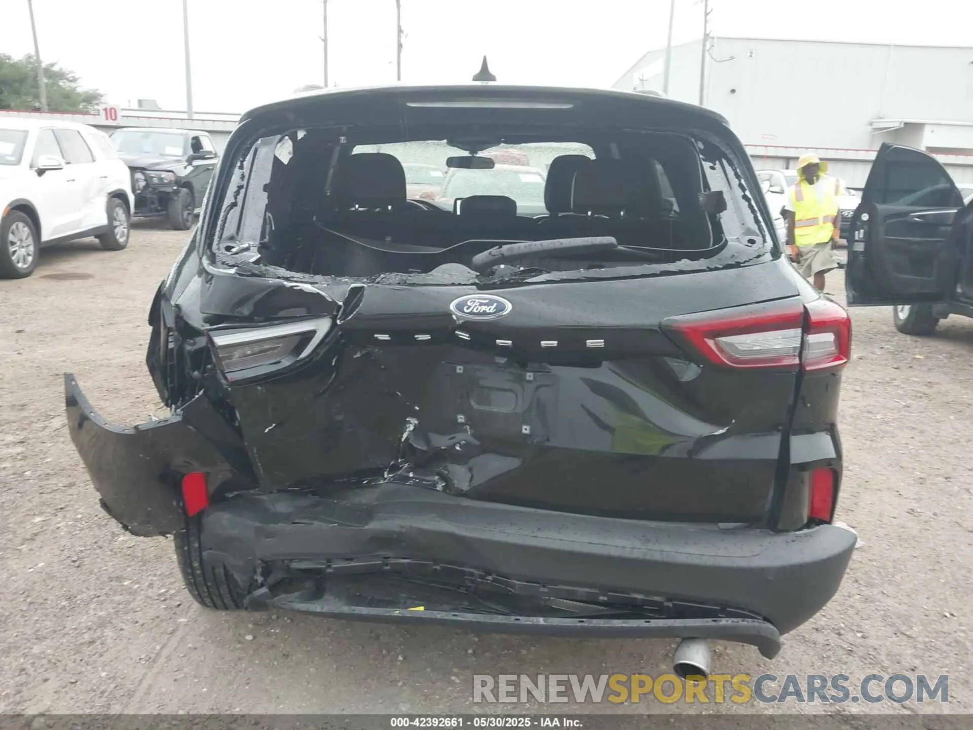 16 Photograph of a damaged car 1FMCU0MN2SUA09328 FORD ESCAPE 2025