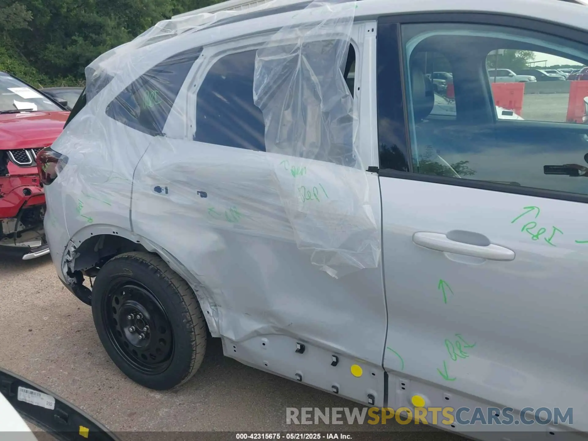 6 Photograph of a damaged car 1FMCU0MN6SUA57026 FORD ESCAPE 2025