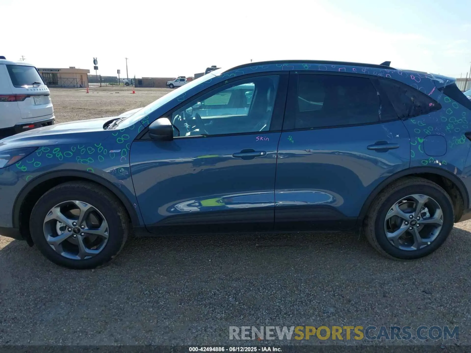 14 Photograph of a damaged car 1FMCU0MN8SUB01169 FORD ESCAPE 2025