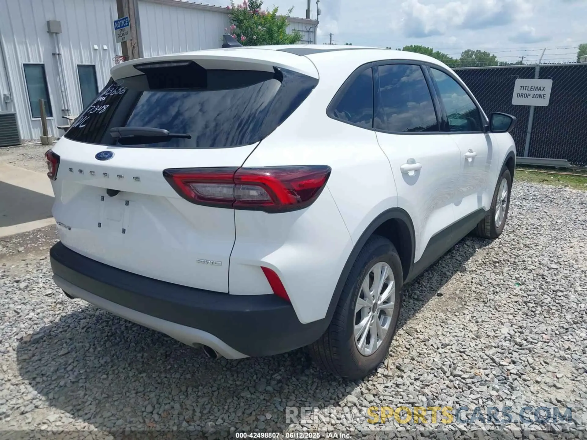 4 Фотография поврежденного автомобиля 1FMCU9GN6SUA57348 FORD ESCAPE 2025