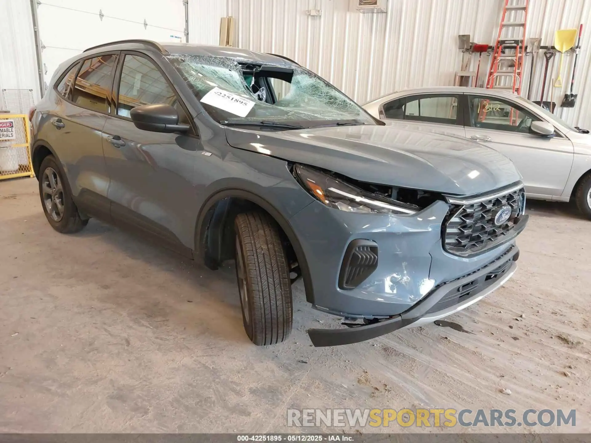 1 Фотография поврежденного автомобиля 1FMCU9MN2SUA68500 FORD ESCAPE 2025