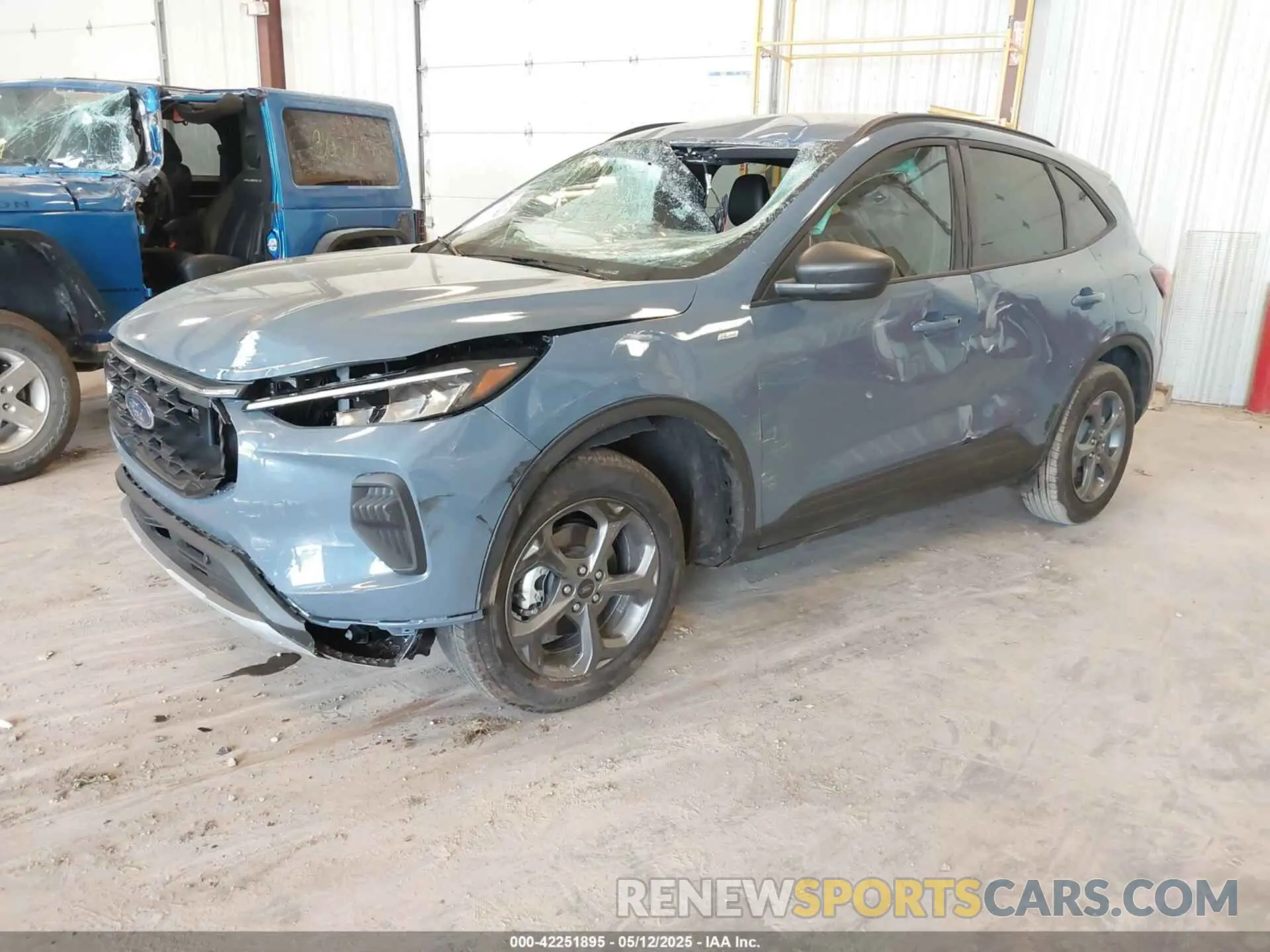 2 Фотография поврежденного автомобиля 1FMCU9MN2SUA68500 FORD ESCAPE 2025
