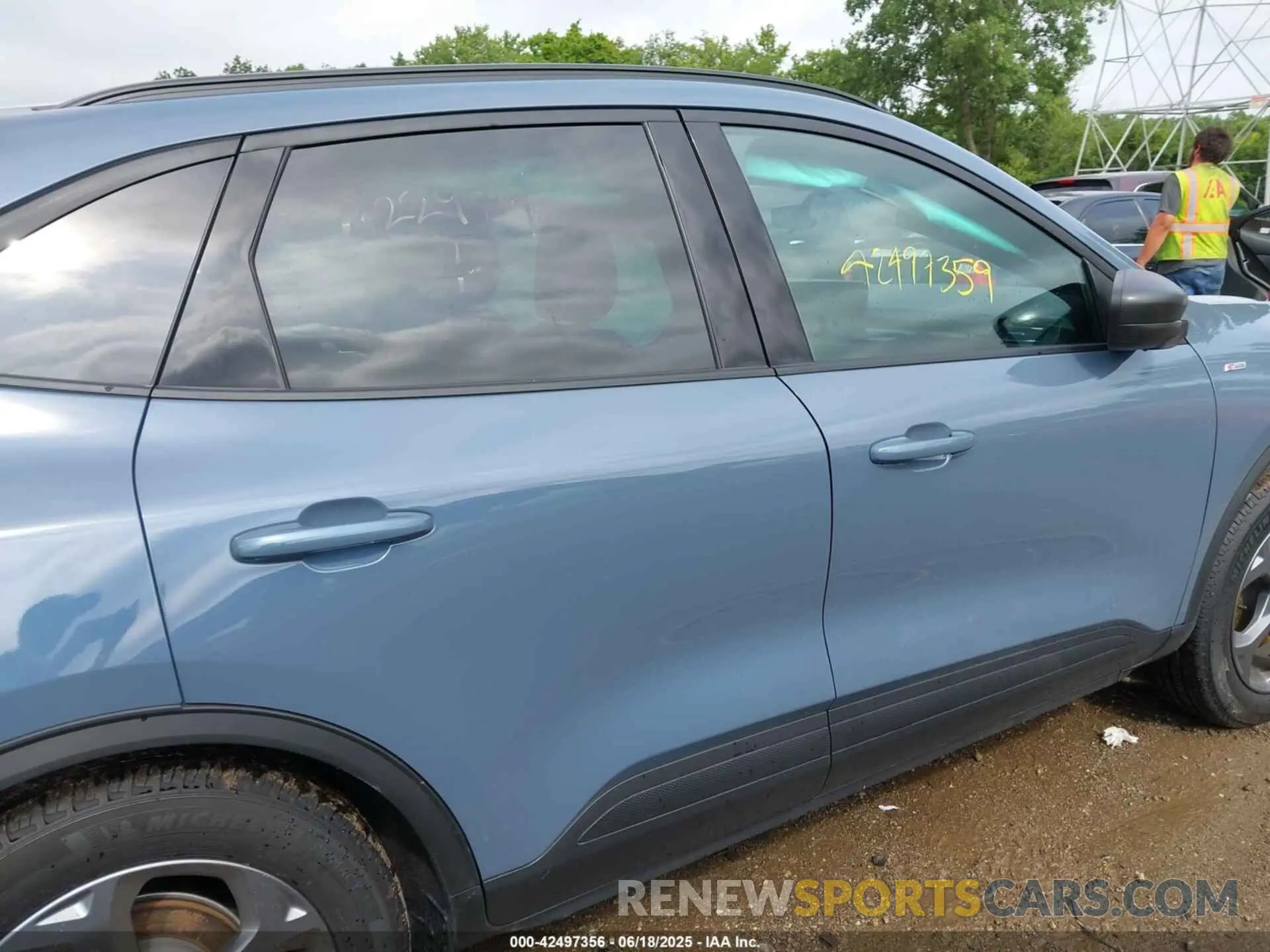 13 Фотография поврежденного автомобиля 1FMCU9MN4SUA22974 FORD ESCAPE 2025