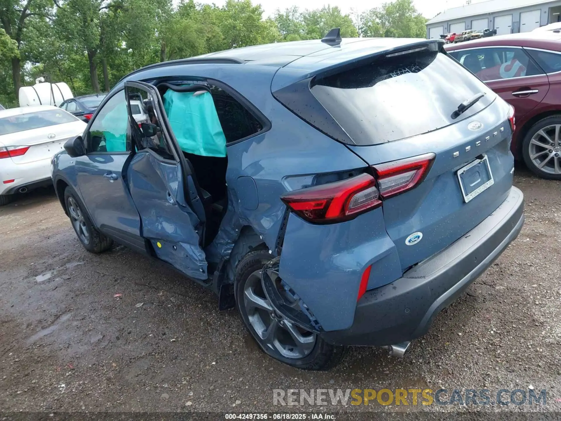 3 Фотография поврежденного автомобиля 1FMCU9MN4SUA22974 FORD ESCAPE 2025