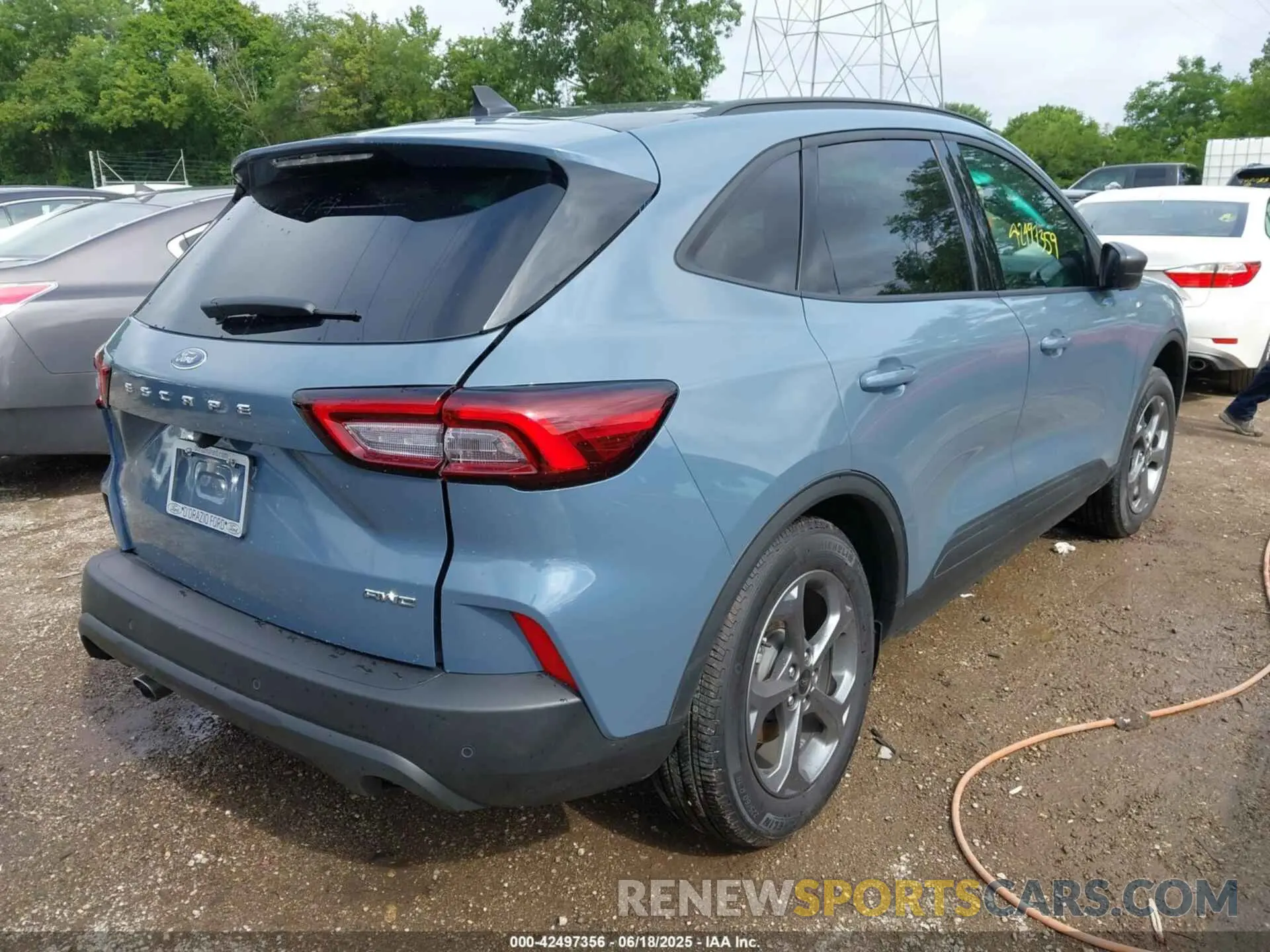 4 Фотография поврежденного автомобиля 1FMCU9MN4SUA22974 FORD ESCAPE 2025