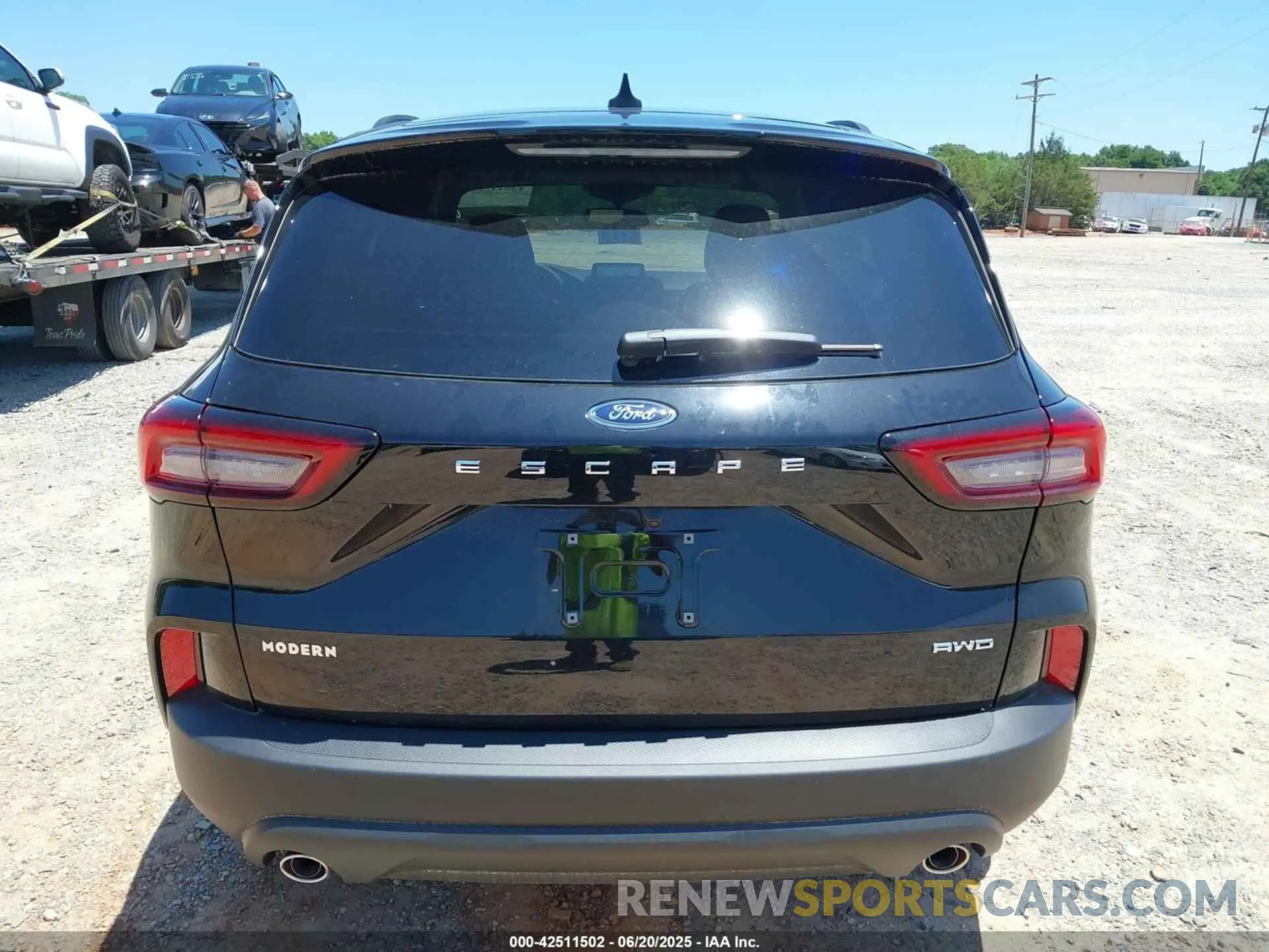 16 Photograph of a damaged car 1FMCU9MN8SUA34867 FORD ESCAPE 2025