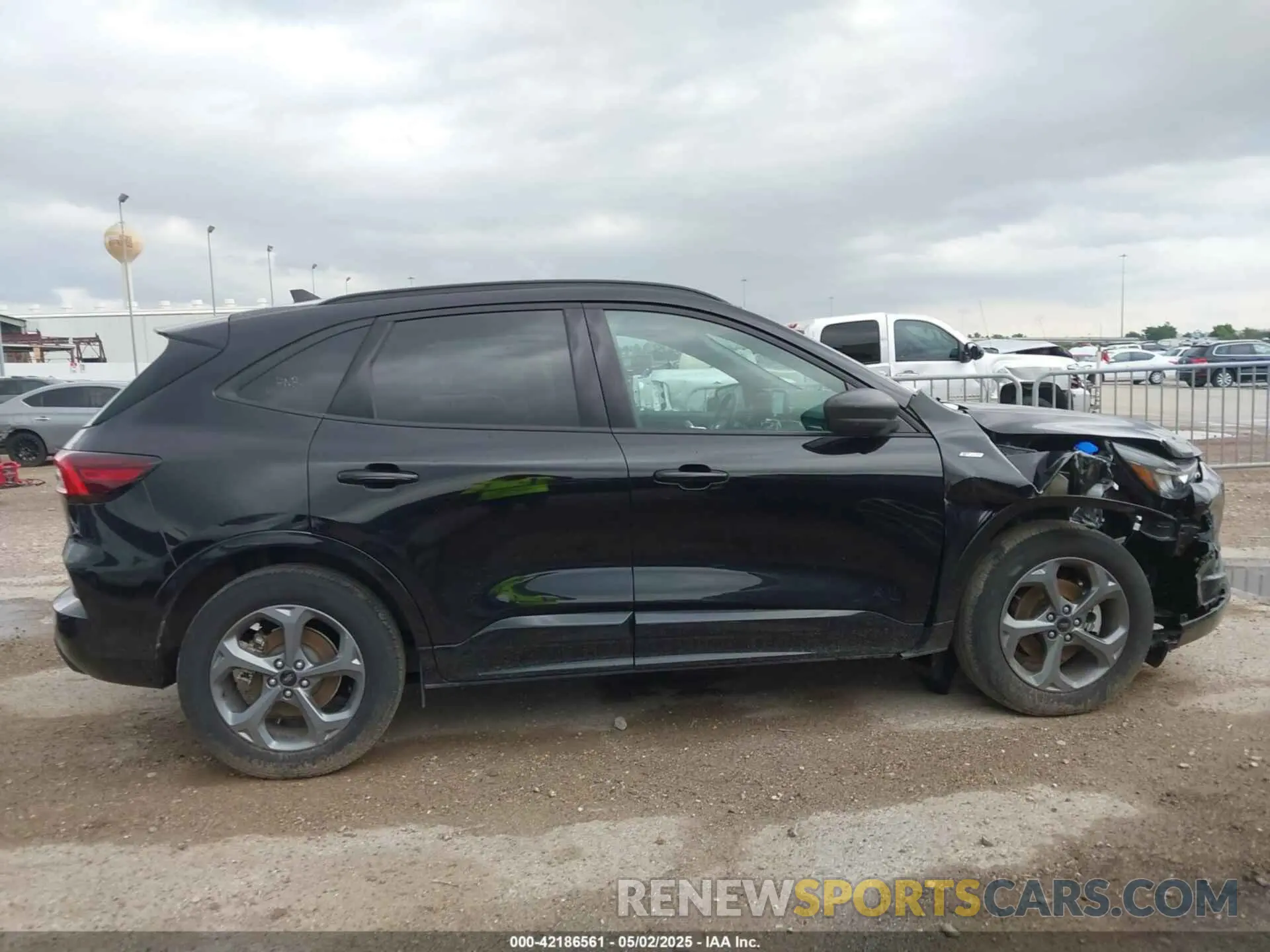 13 Photograph of a damaged car 1FMCU9MN9SUA87223 FORD ESCAPE 2025