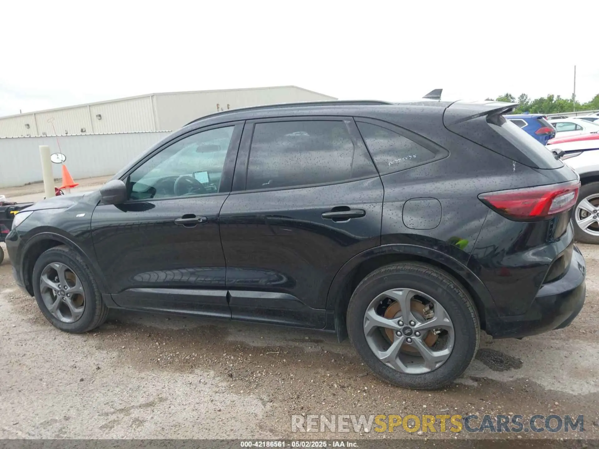 14 Photograph of a damaged car 1FMCU9MN9SUA87223 FORD ESCAPE 2025