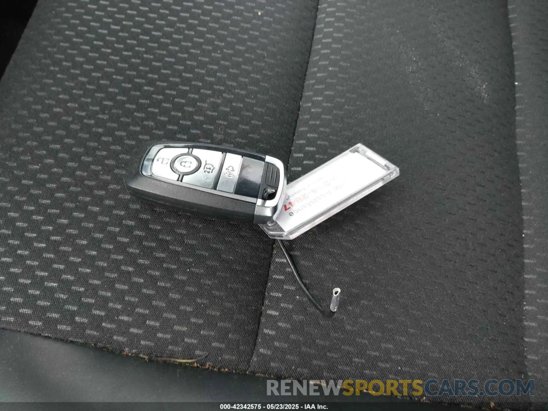 11 Photograph of a damaged car 1FMCU9MNXSUA63061 FORD ESCAPE 2025