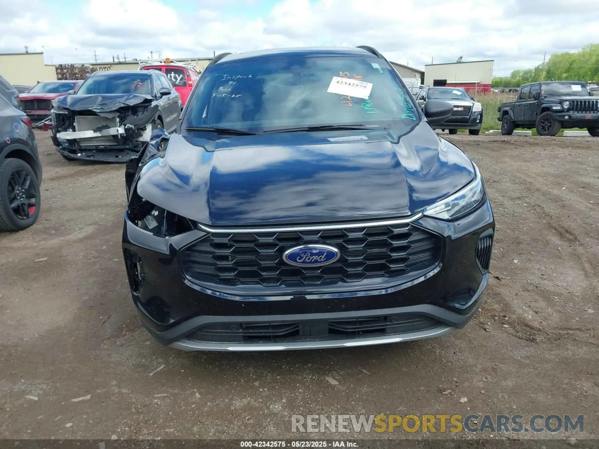 13 Photograph of a damaged car 1FMCU9MNXSUA63061 FORD ESCAPE 2025