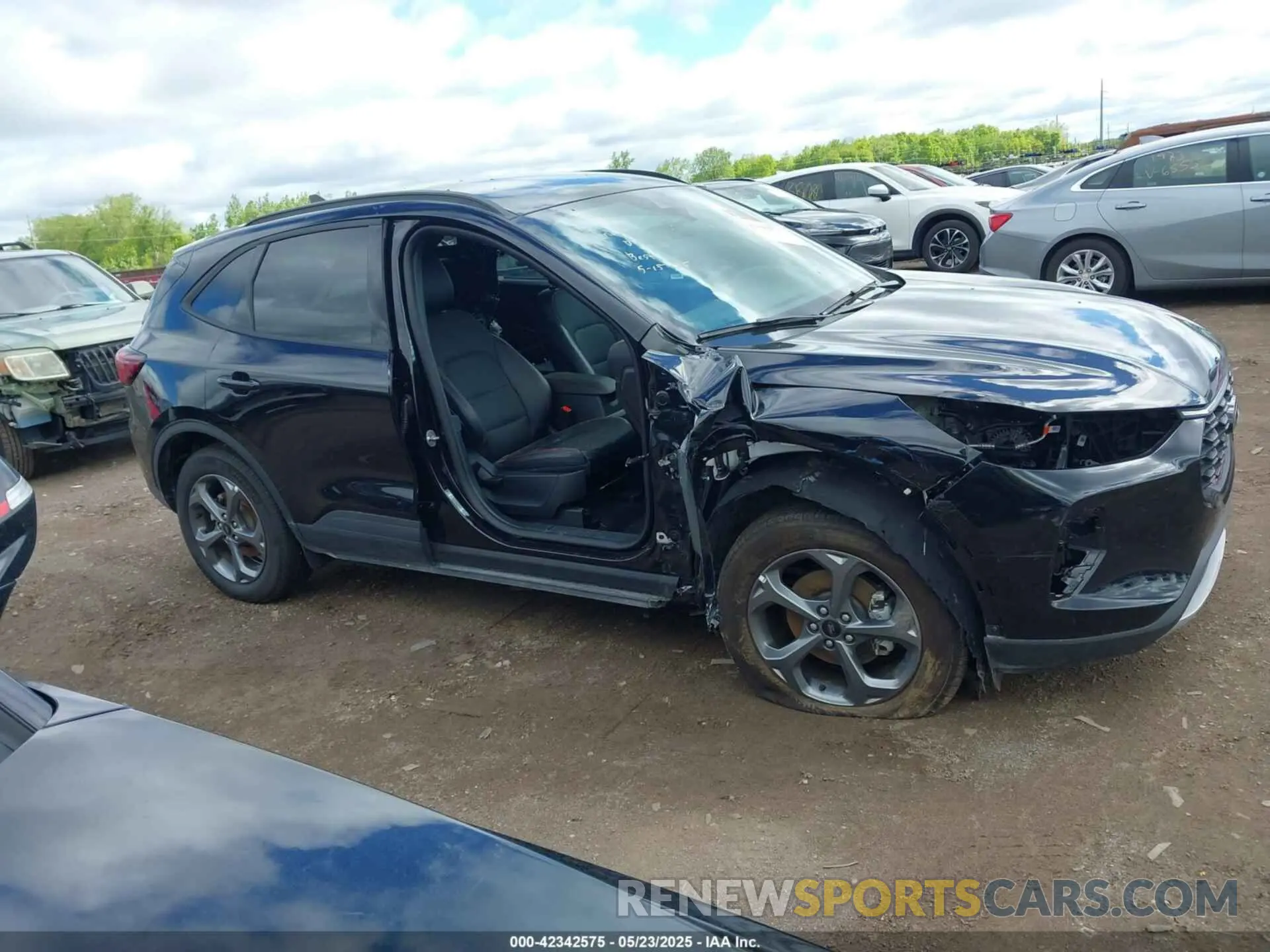 14 Photograph of a damaged car 1FMCU9MNXSUA63061 FORD ESCAPE 2025