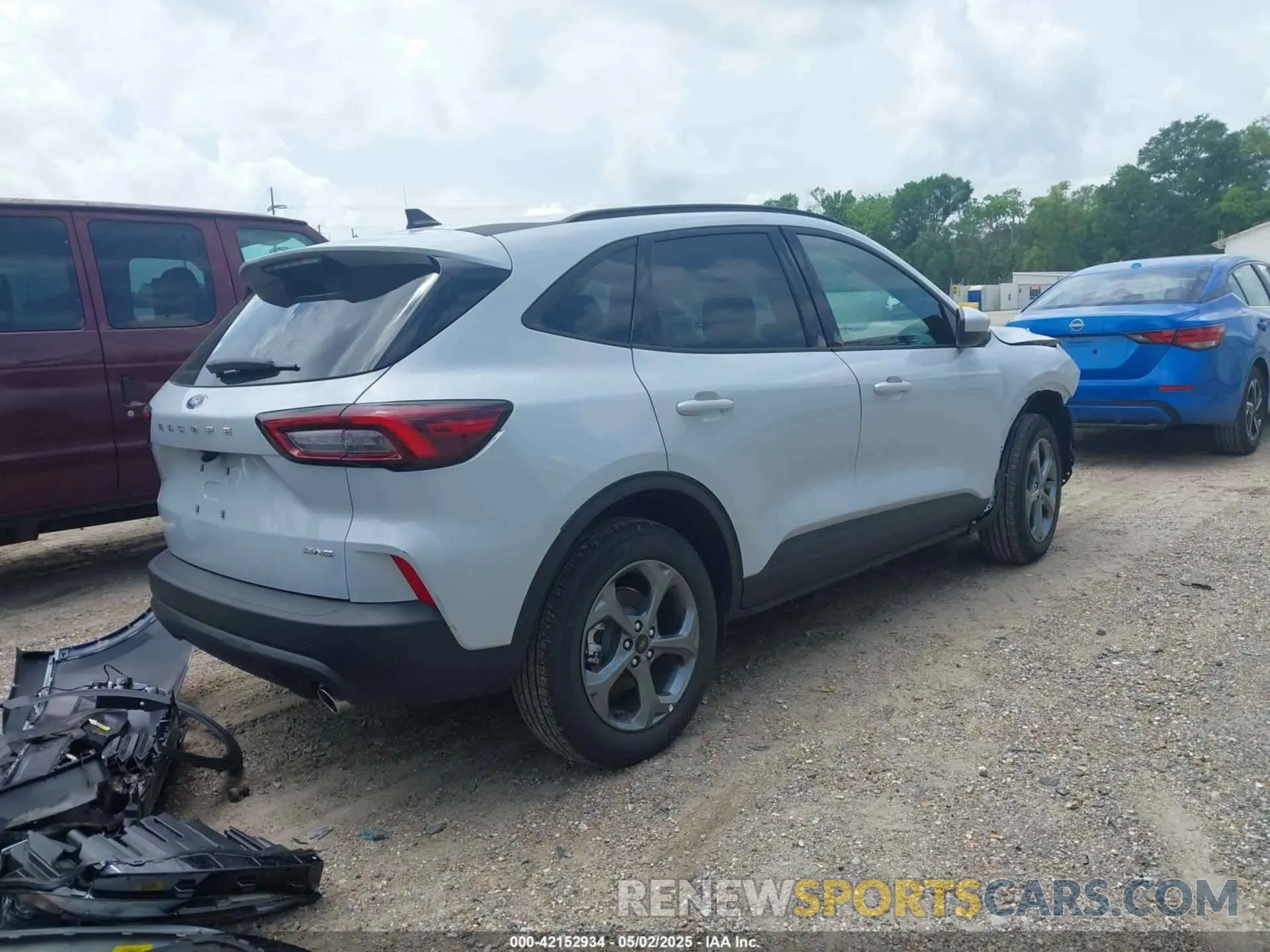 4 Фотография поврежденного автомобиля 1FMCU9NA8SUA83711 FORD ESCAPE 2025