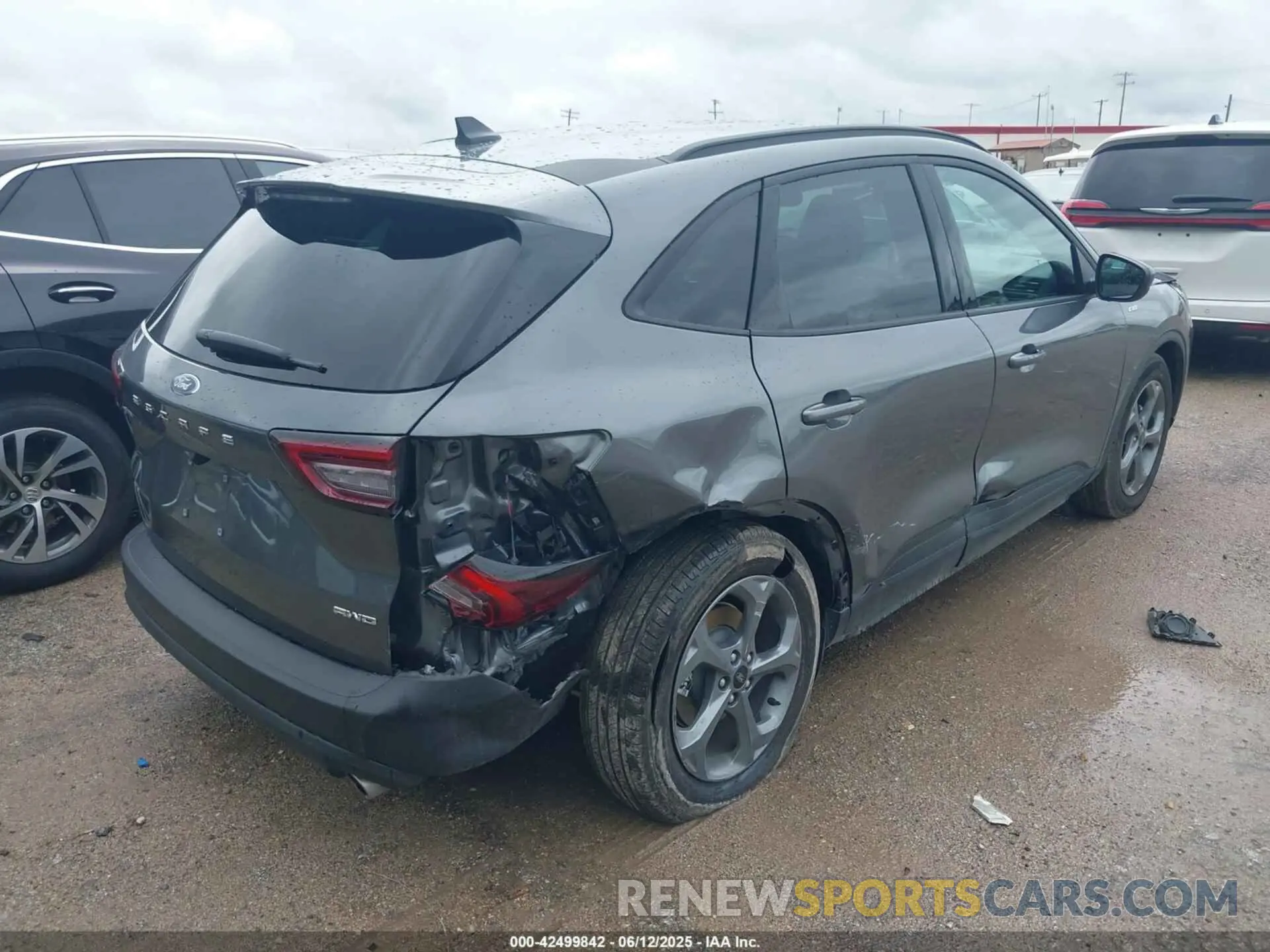 4 Photograph of a damaged car 1FMCU9NA9SUA41595 FORD ESCAPE 2025