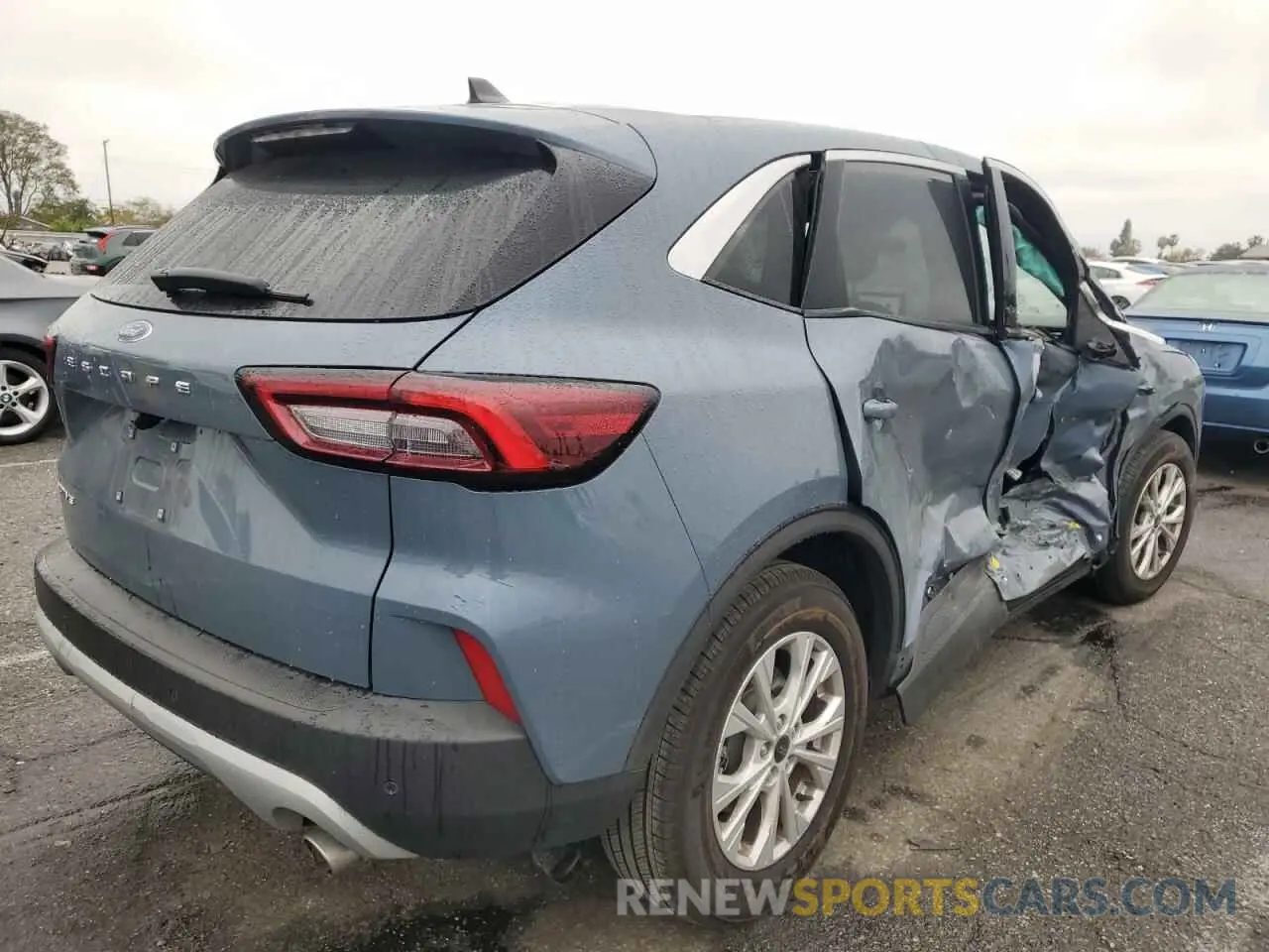 3 Фотография поврежденного автомобиля 1FMCU0GN2PUA41876 FORD ESCAPE ACT 2023