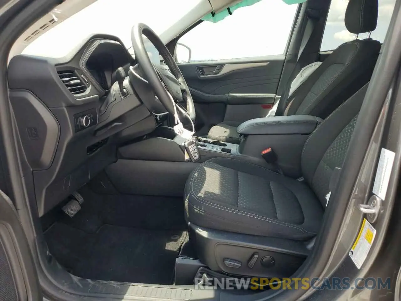 7 Photograph of a damaged car 1FMCU0GN5PUB41552 FORD ESCAPE ACT 2023