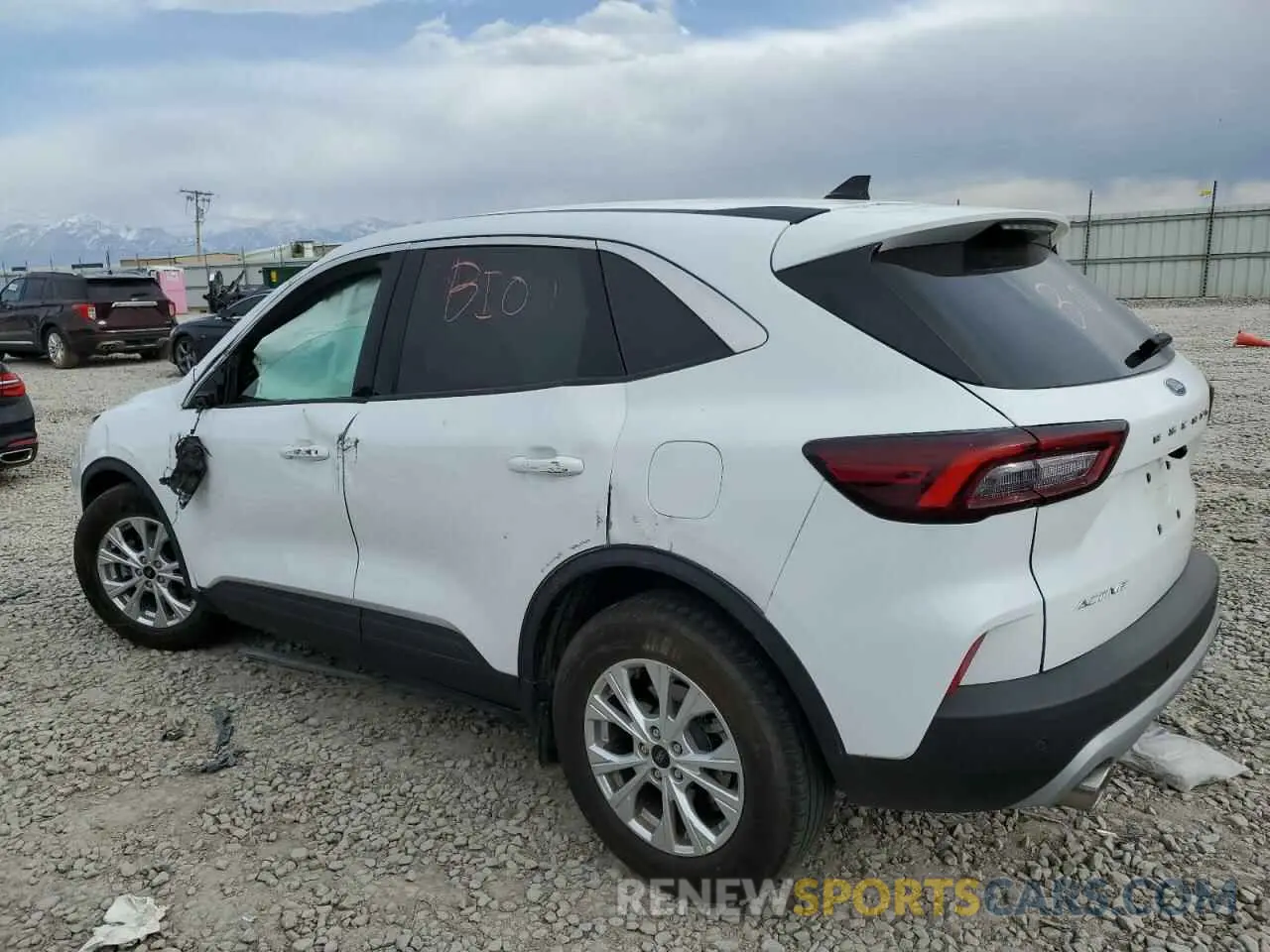 2 Фотография поврежденного автомобиля 1FMCU9GN7PUA13527 FORD ESCAPE ACT 2023