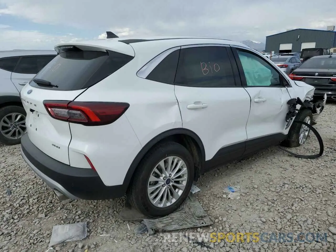 3 Фотография поврежденного автомобиля 1FMCU9GN7PUA13527 FORD ESCAPE ACT 2023