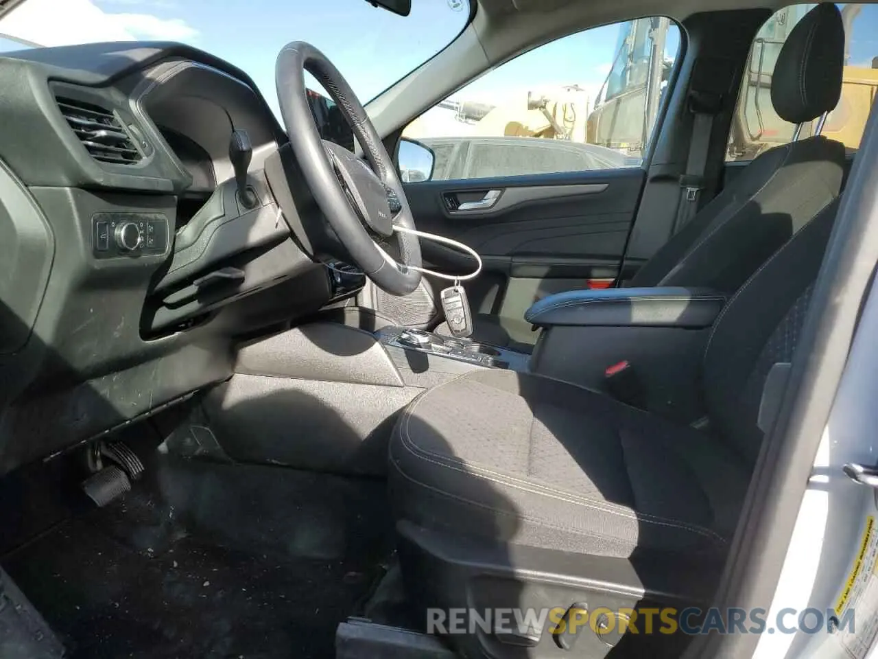 7 Фотография поврежденного автомобиля 1FMCU9GN9PUB33913 FORD ESCAPE ACT 2023