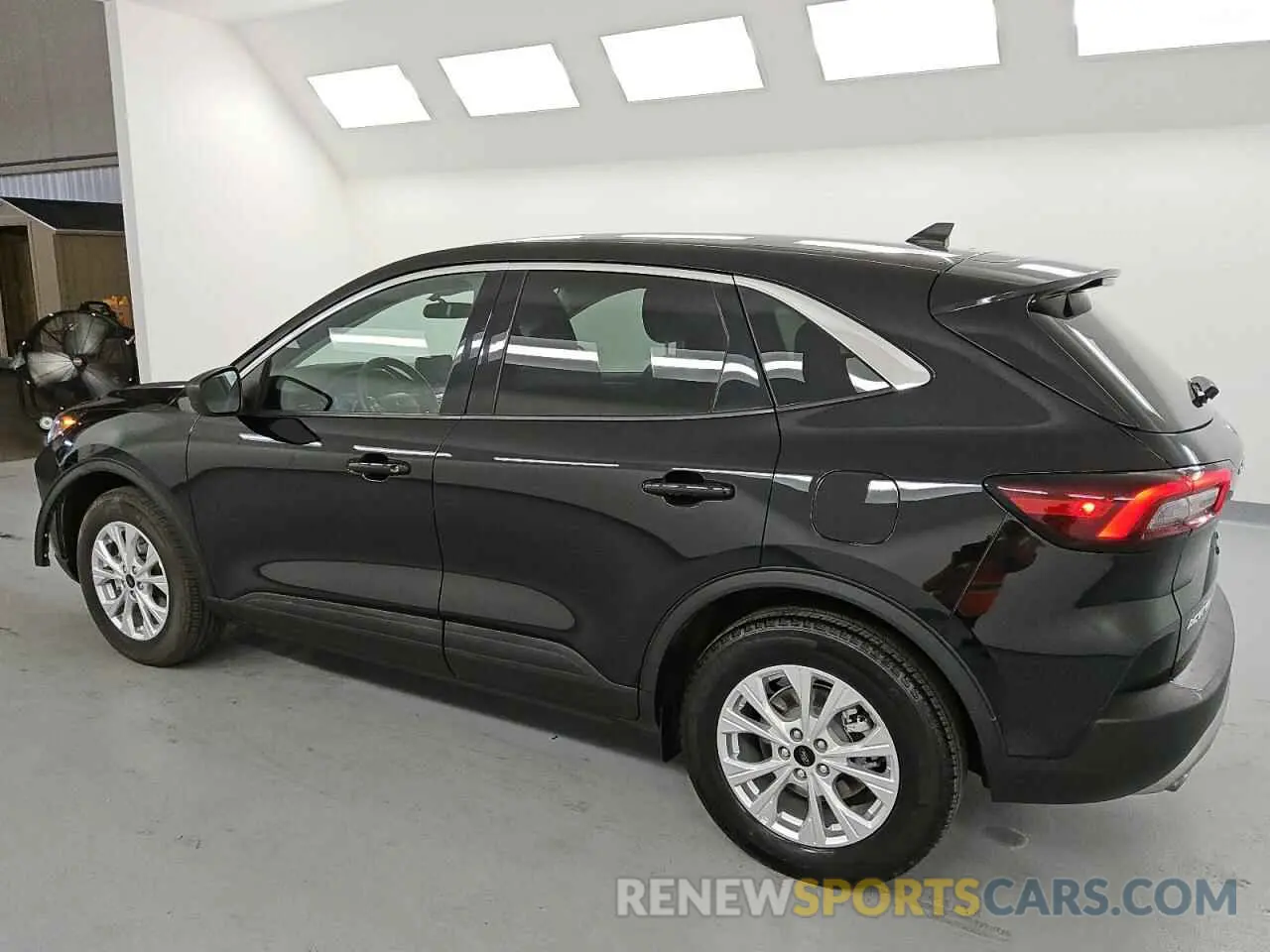 2 Photograph of a damaged car 1FMCU0GN0RUA73874 FORD ESCAPE ACT 2024