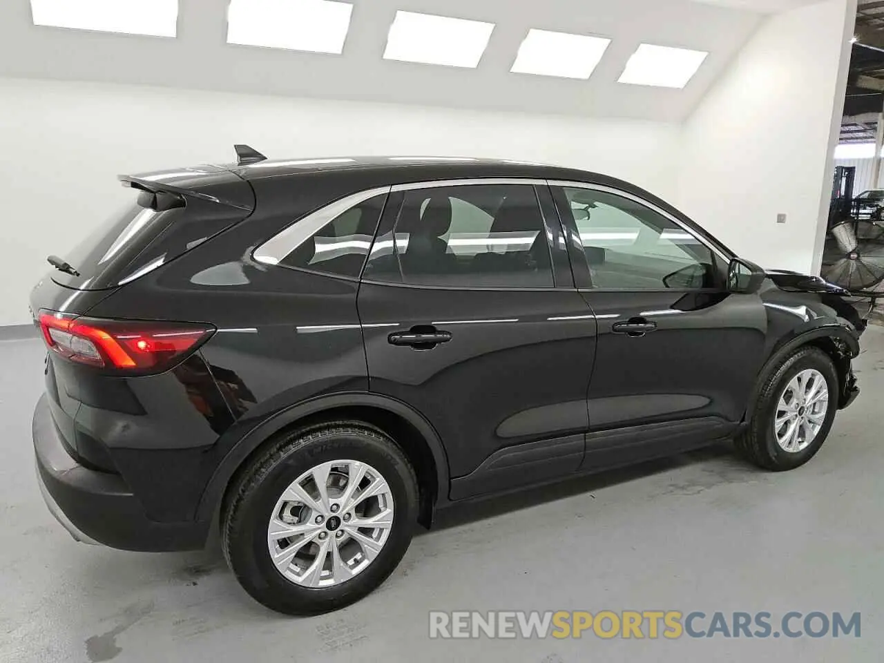 3 Photograph of a damaged car 1FMCU0GN0RUA73874 FORD ESCAPE ACT 2024
