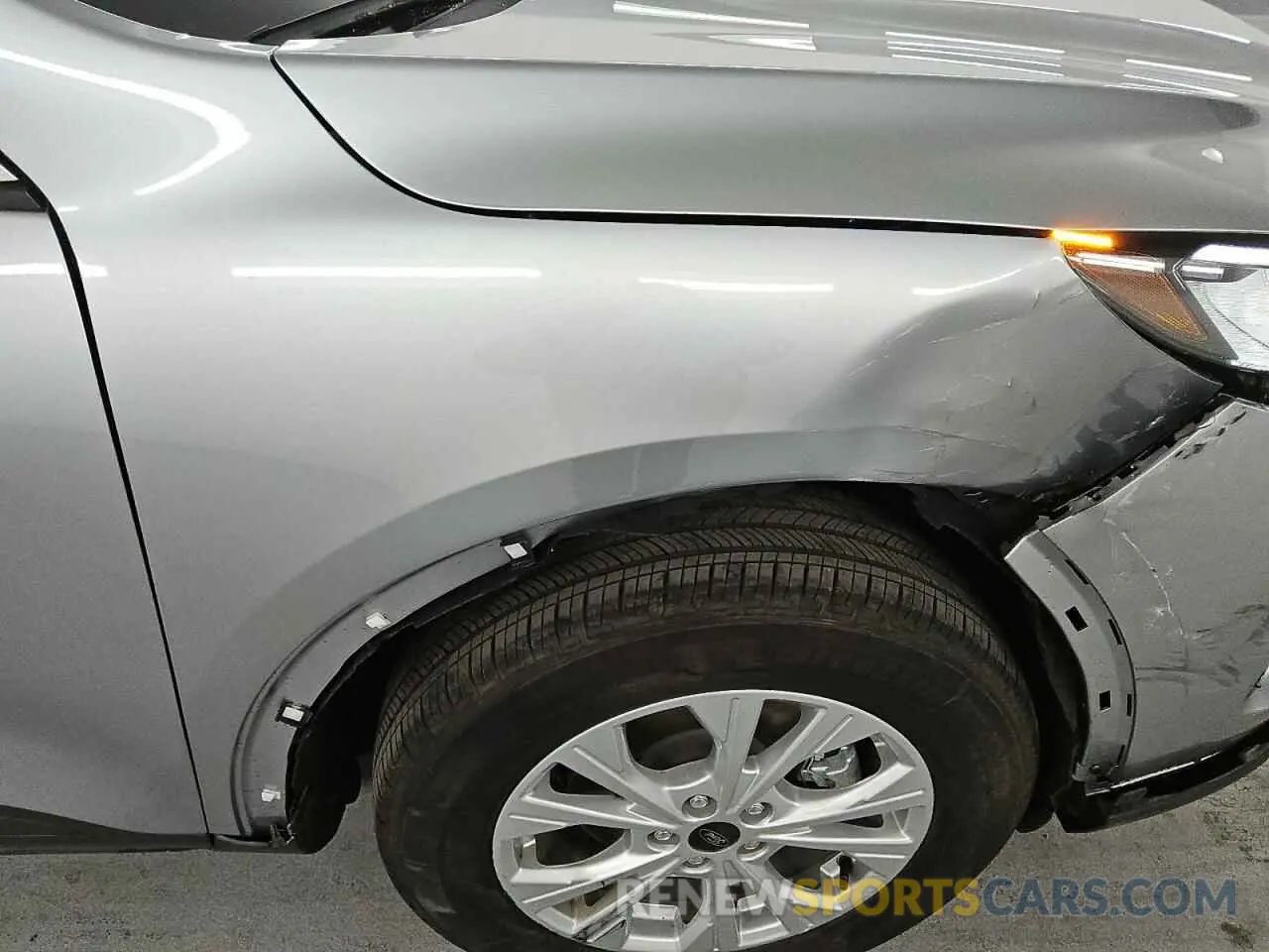 4 Photograph of a damaged car 1FMCU0GN4RUA72856 FORD ESCAPE ACT 2024