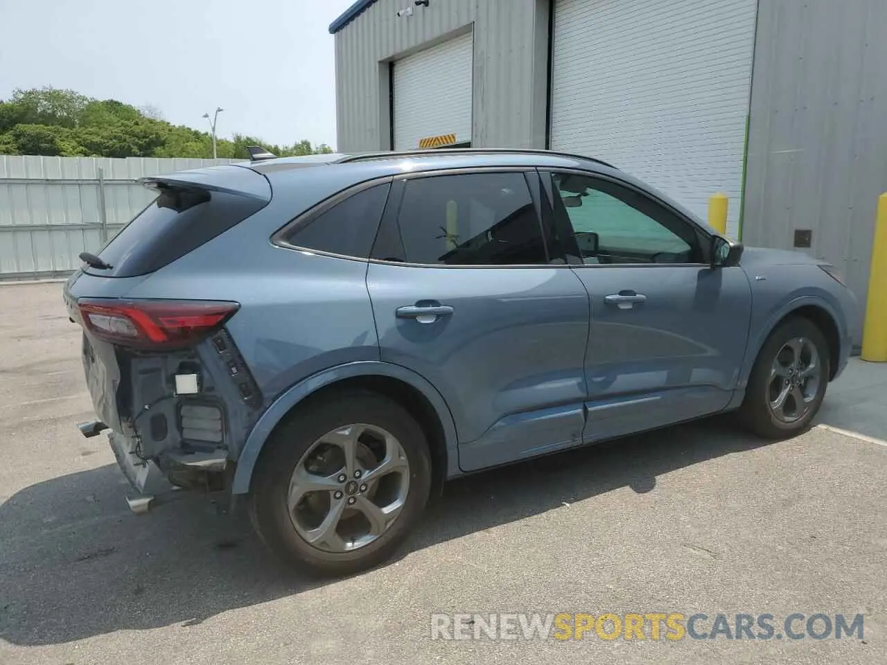 3 Фотография поврежденного автомобиля 1FMCU0MN4PUA28311 FORD ESCAPE ST 2023