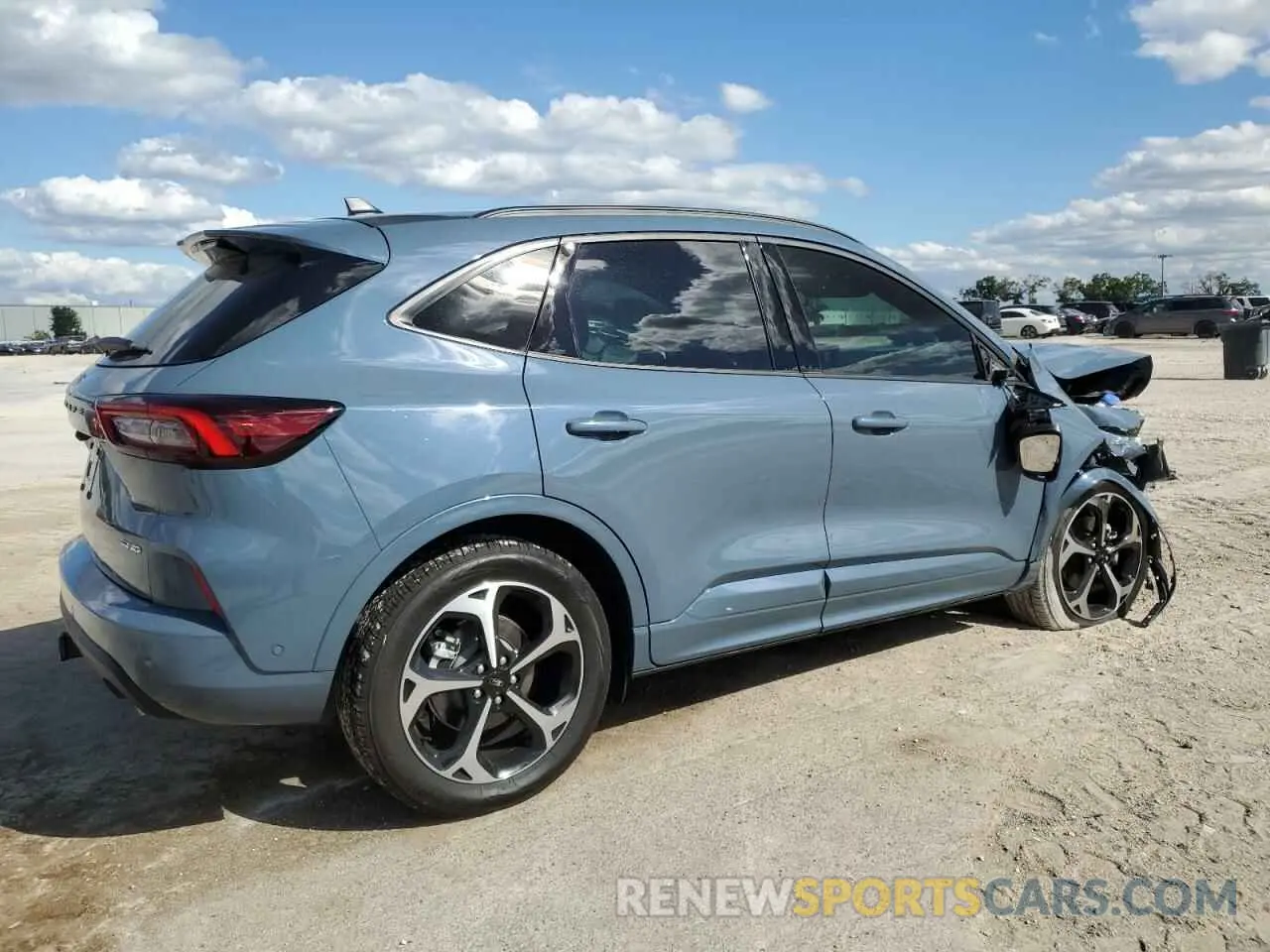 3 Фотография поврежденного автомобиля 1FMCU9PA3PUA77643 FORD ESCAPE ST 2023
