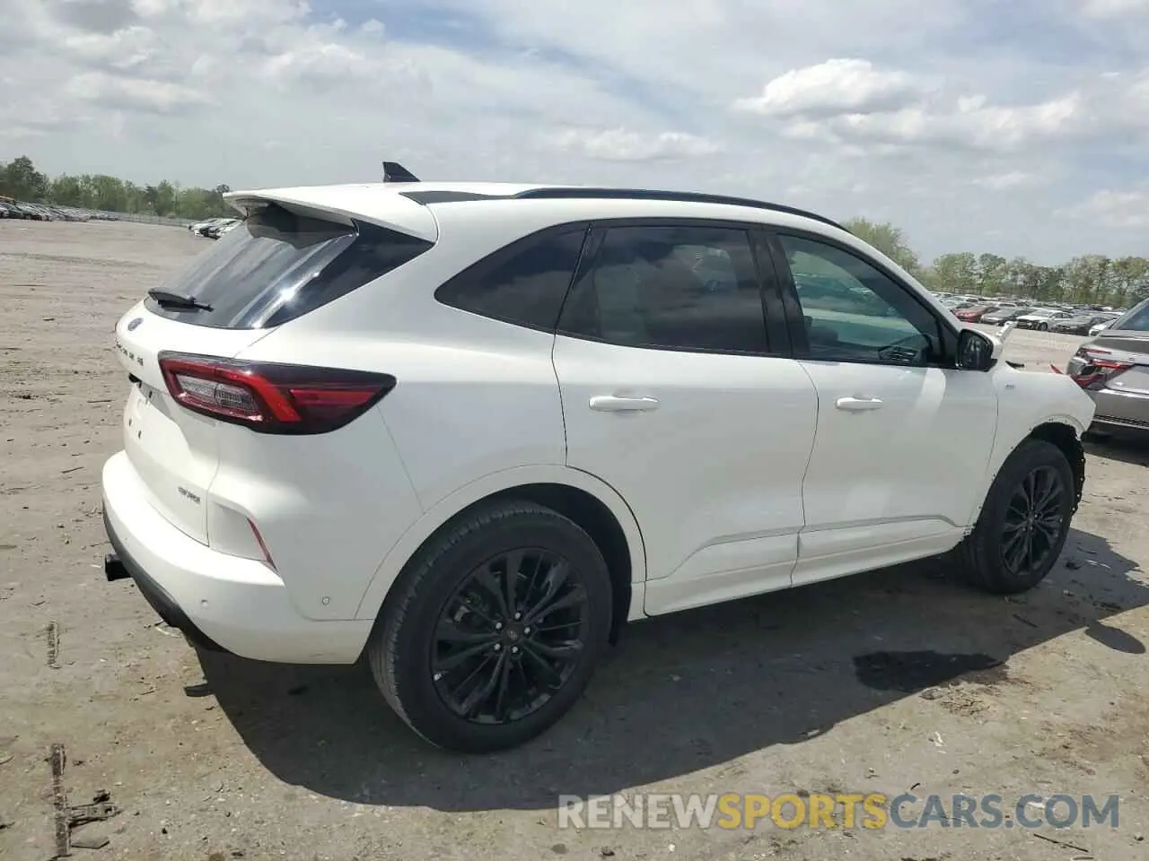 3 Фотография поврежденного автомобиля 1FMCU9PA8PUA96642 FORD ESCAPE ST 2023