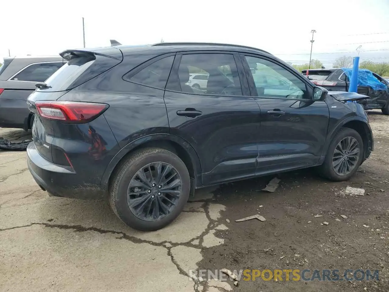 3 Фотография поврежденного автомобиля 1FMCU9PA3RUA80335 FORD ESCAPE ST 2024