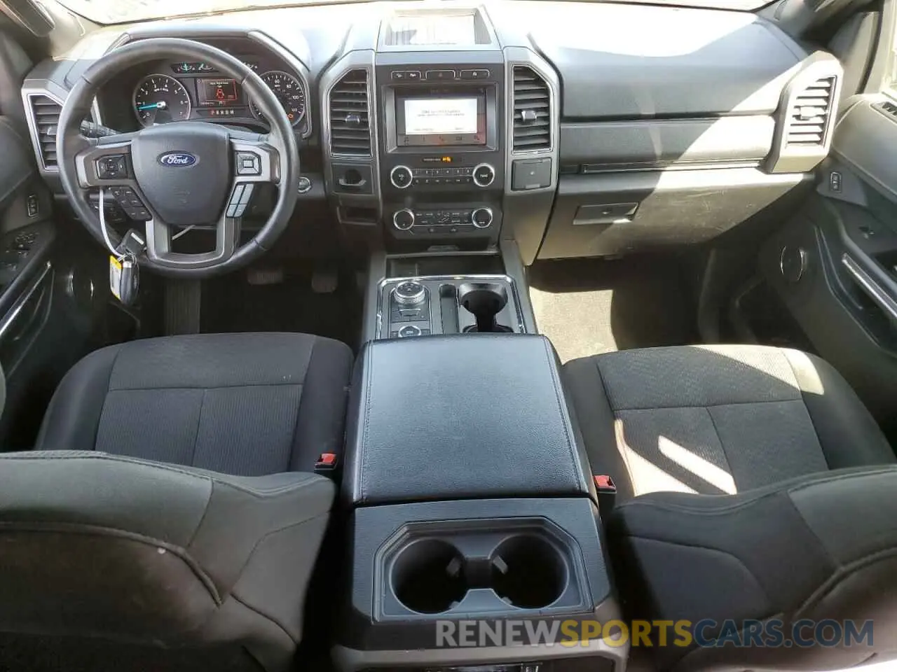 8 Photograph of a damaged car 1FMJK1JT5KEA20128 FORD EXPEDITION 2019
