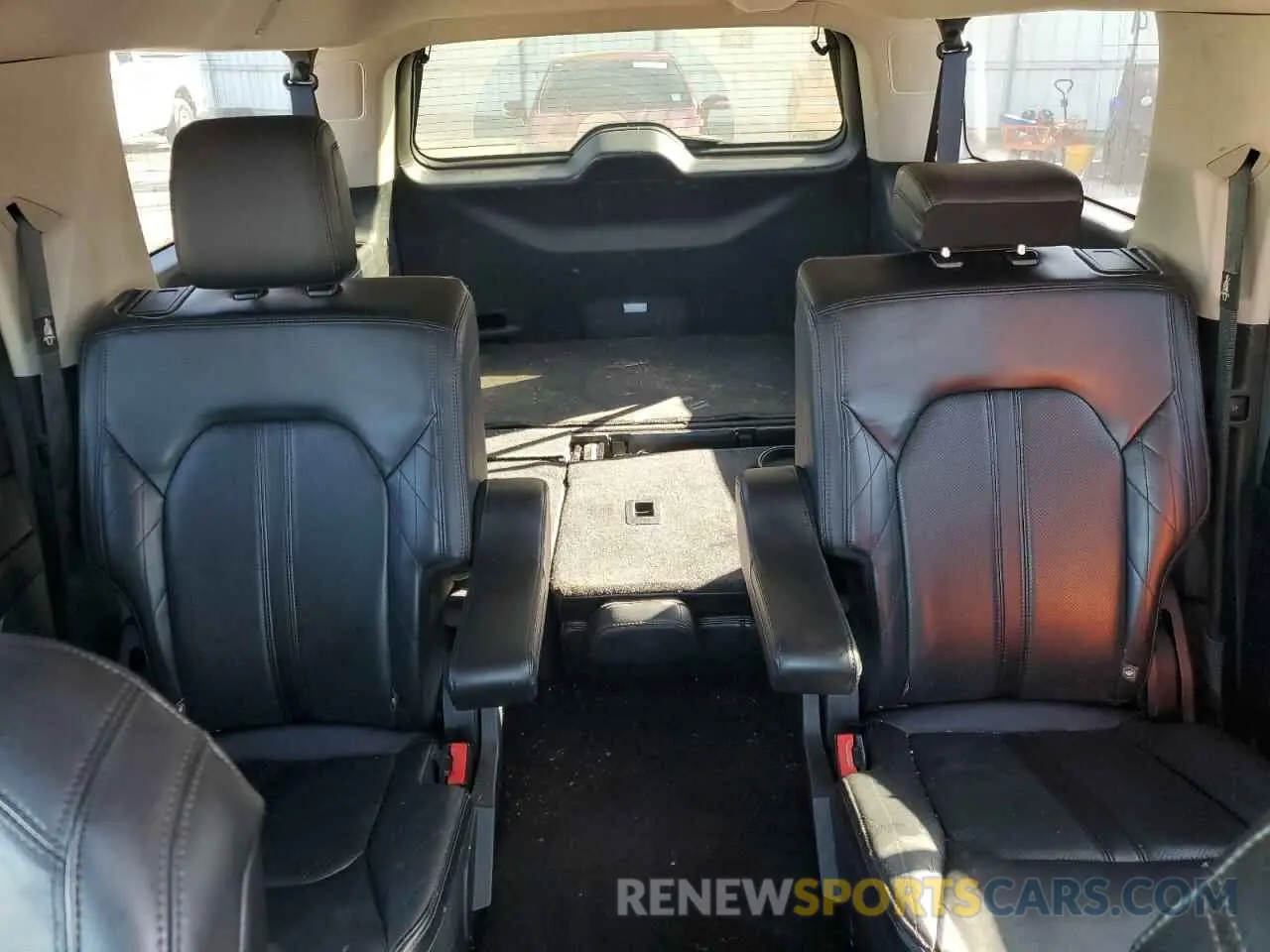 10 Photograph of a damaged car 1FMJK1LTXKEA14841 FORD EXPEDITION 2019