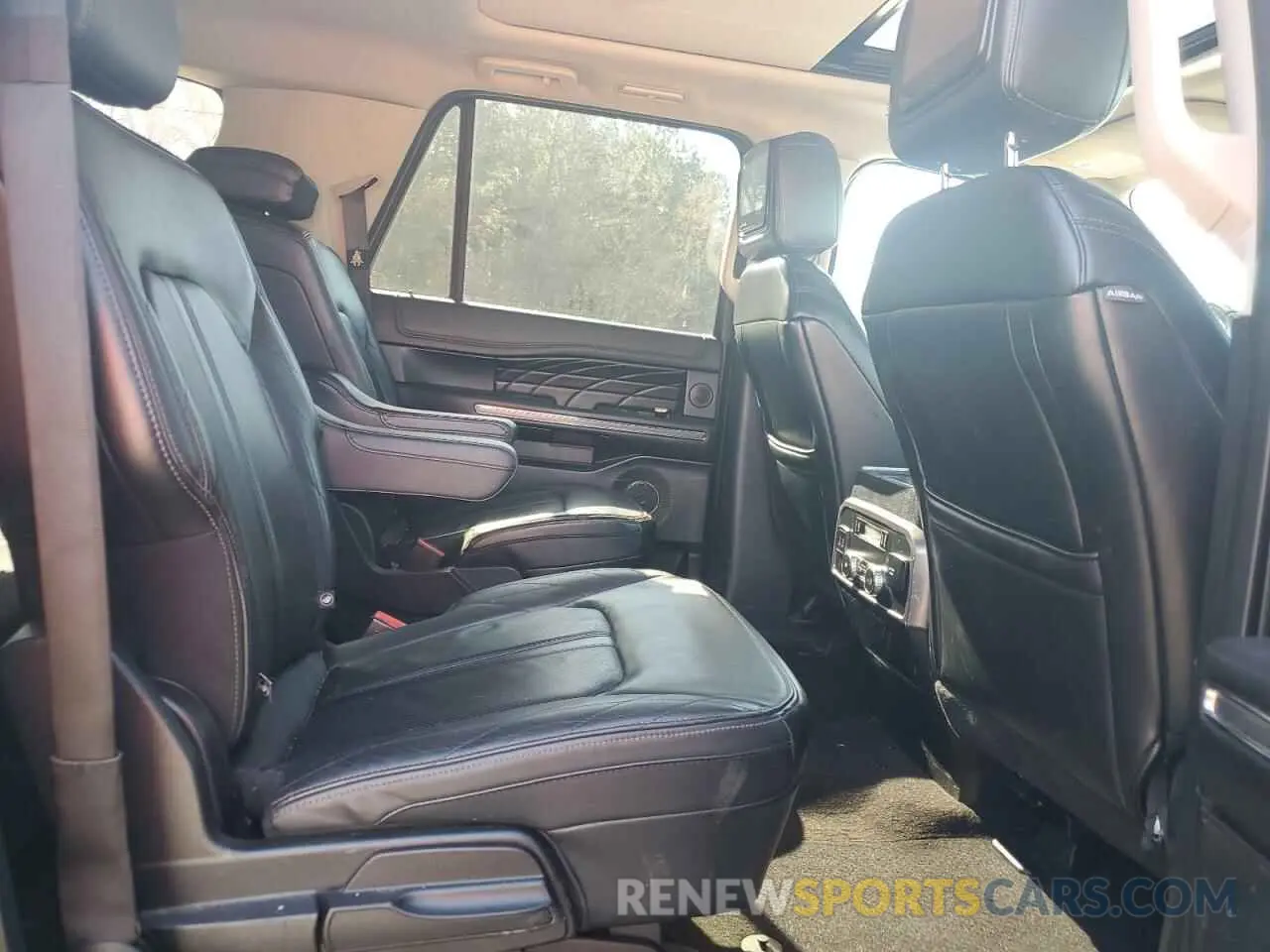 11 Photograph of a damaged car 1FMJK1LTXKEA14841 FORD EXPEDITION 2019
