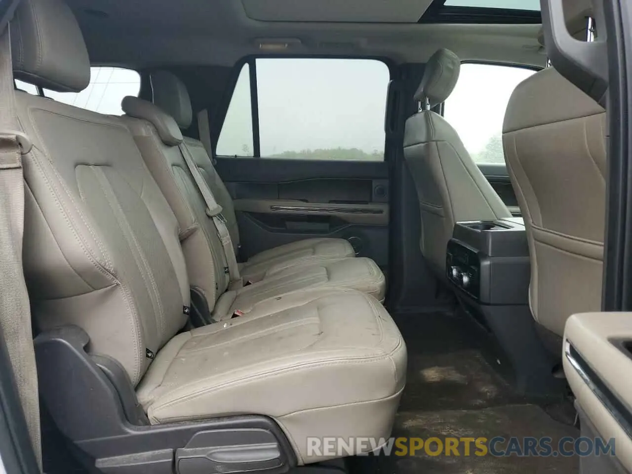 11 Photograph of a damaged car 1FMJK2AT4KEA03732 FORD EXPEDITION 2019