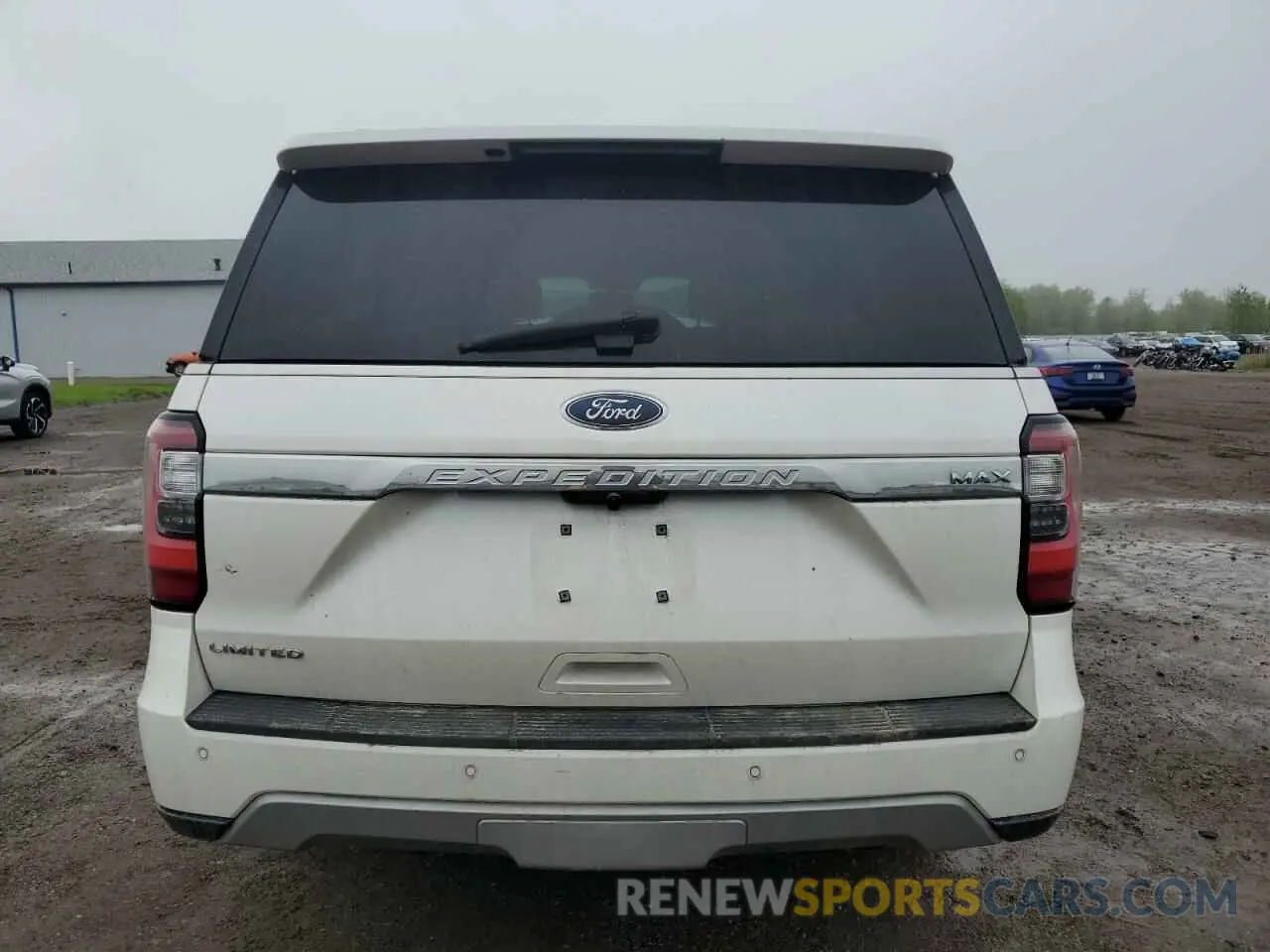6 Photograph of a damaged car 1FMJK2AT4KEA03732 FORD EXPEDITION 2019